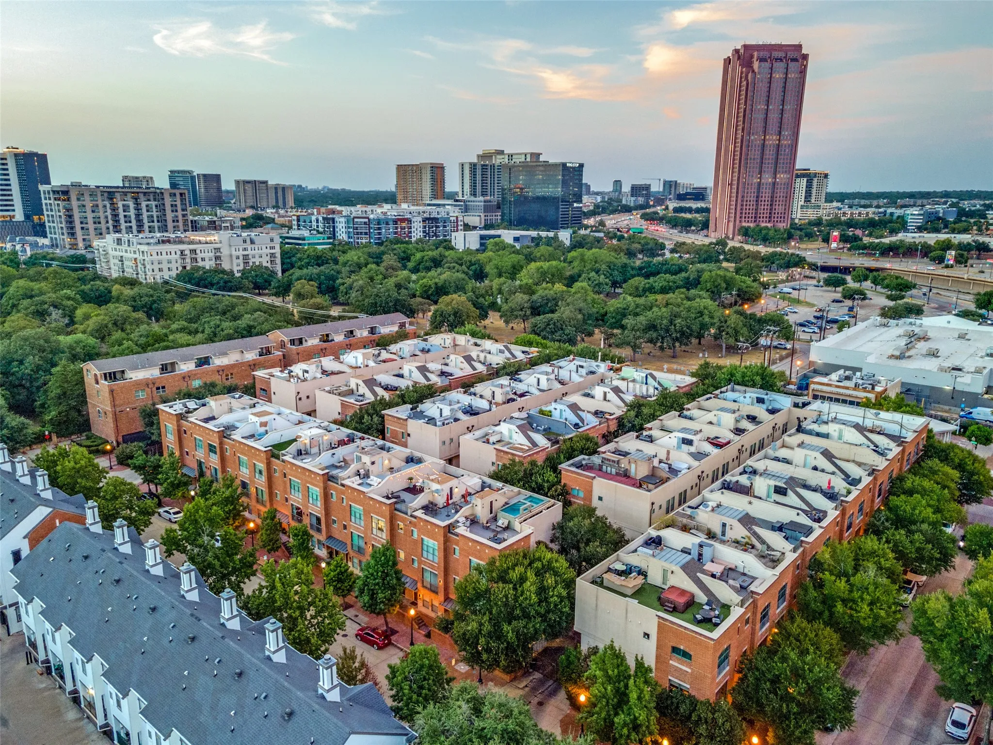 Condominium For Sale in Dallas County , 2420 Hugo Street 3, Dallas, Texas 75204, 3 Bedroom, 3 Bathroom, 2 Garage spaces, 1,971 Sqft, built in 2006, mls#21355465, Real Estate Agent in Dallas, Homes For Sale in Dallas county, Homes For Sale in Dallas, Realtor in Dallas Texas, Real Estate Brokerage Independent Realty Texas, Luminita Cordes Realtor