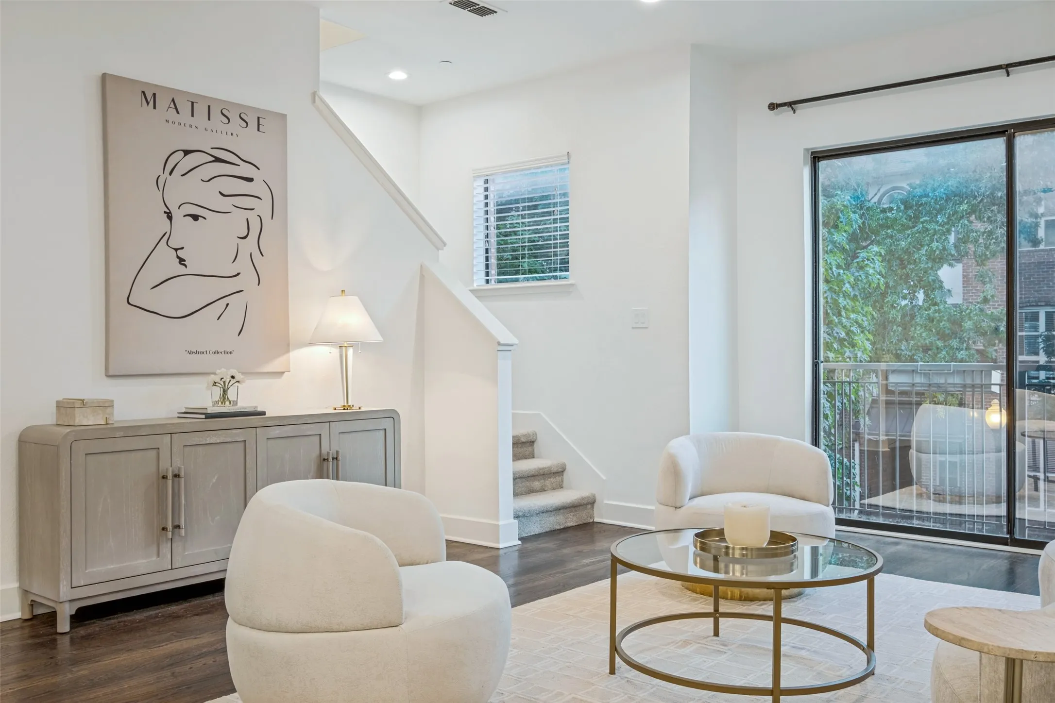 Condominium For Sale in Dallas County , 2420 Hugo Street 3, Dallas, Texas 75204, 3 Bedroom, 3 Bathroom, 2 Garage spaces, 1,971 Sqft, built in 2006, mls#21355465, Real Estate Agent in Dallas, Homes For Sale in Dallas county, Homes For Sale in Dallas, Realtor in Dallas Texas, Real Estate Brokerage Independent Realty Texas, Luminita Cordes Realtor
