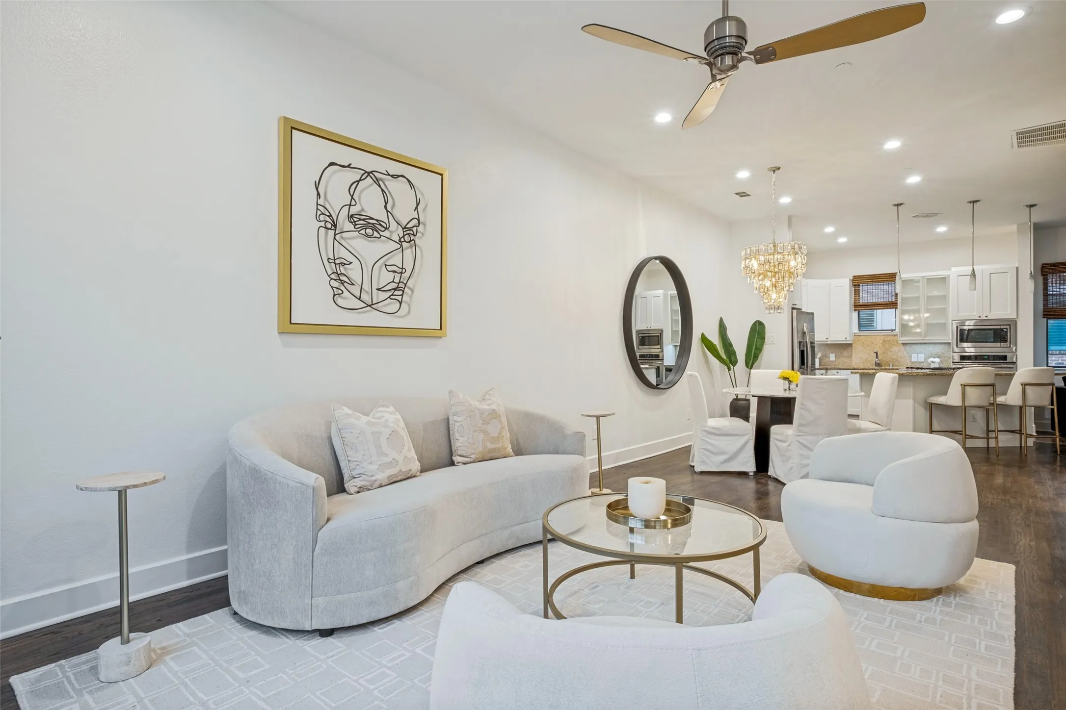 Condominium For Sale in Dallas County , 2420 Hugo Street 3, Dallas, Texas 75204, 3 Bedroom, 3 Bathroom, 2 Garage spaces, 1,971 Sqft, built in 2006, mls#21355465, Real Estate Agent in Dallas, Homes For Sale in Dallas county, Homes For Sale in Dallas, Realtor in Dallas Texas, Real Estate Brokerage Independent Realty Texas, Luminita Cordes Realtor