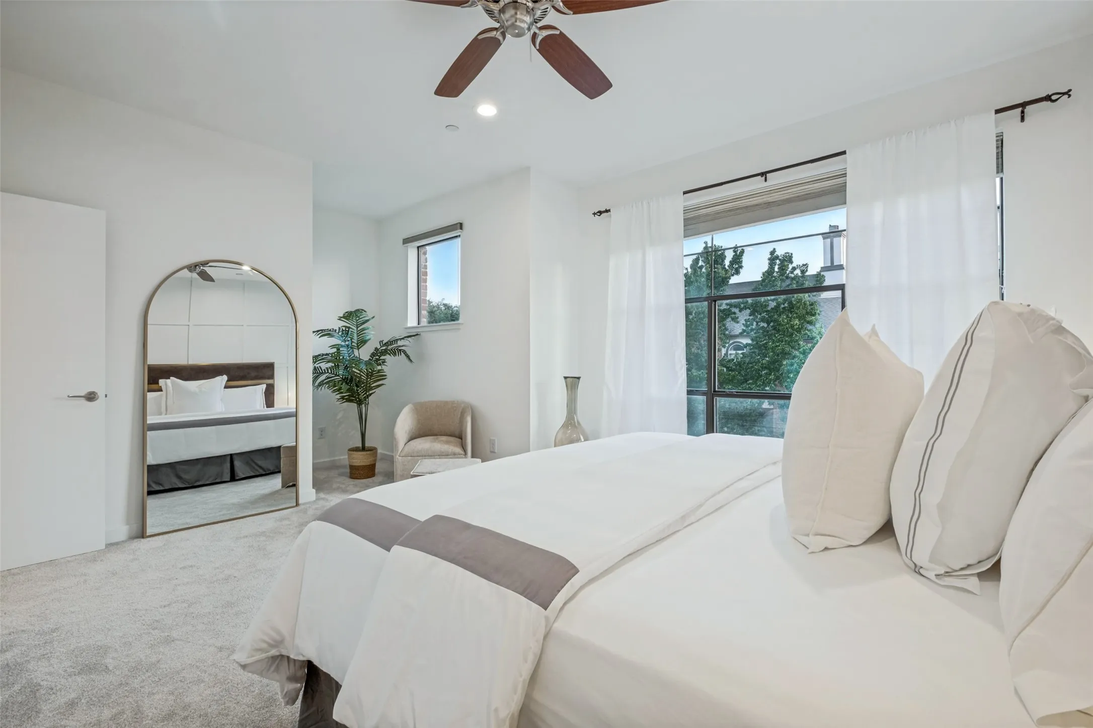 Condominium For Sale in Dallas County , 2420 Hugo Street 3, Dallas, Texas 75204, 3 Bedroom, 3 Bathroom, 2 Garage spaces, 1,971 Sqft, built in 2006, mls#21355465, Real Estate Agent in Dallas, Homes For Sale in Dallas county, Homes For Sale in Dallas, Realtor in Dallas Texas, Real Estate Brokerage Independent Realty Texas, Luminita Cordes Realtor
