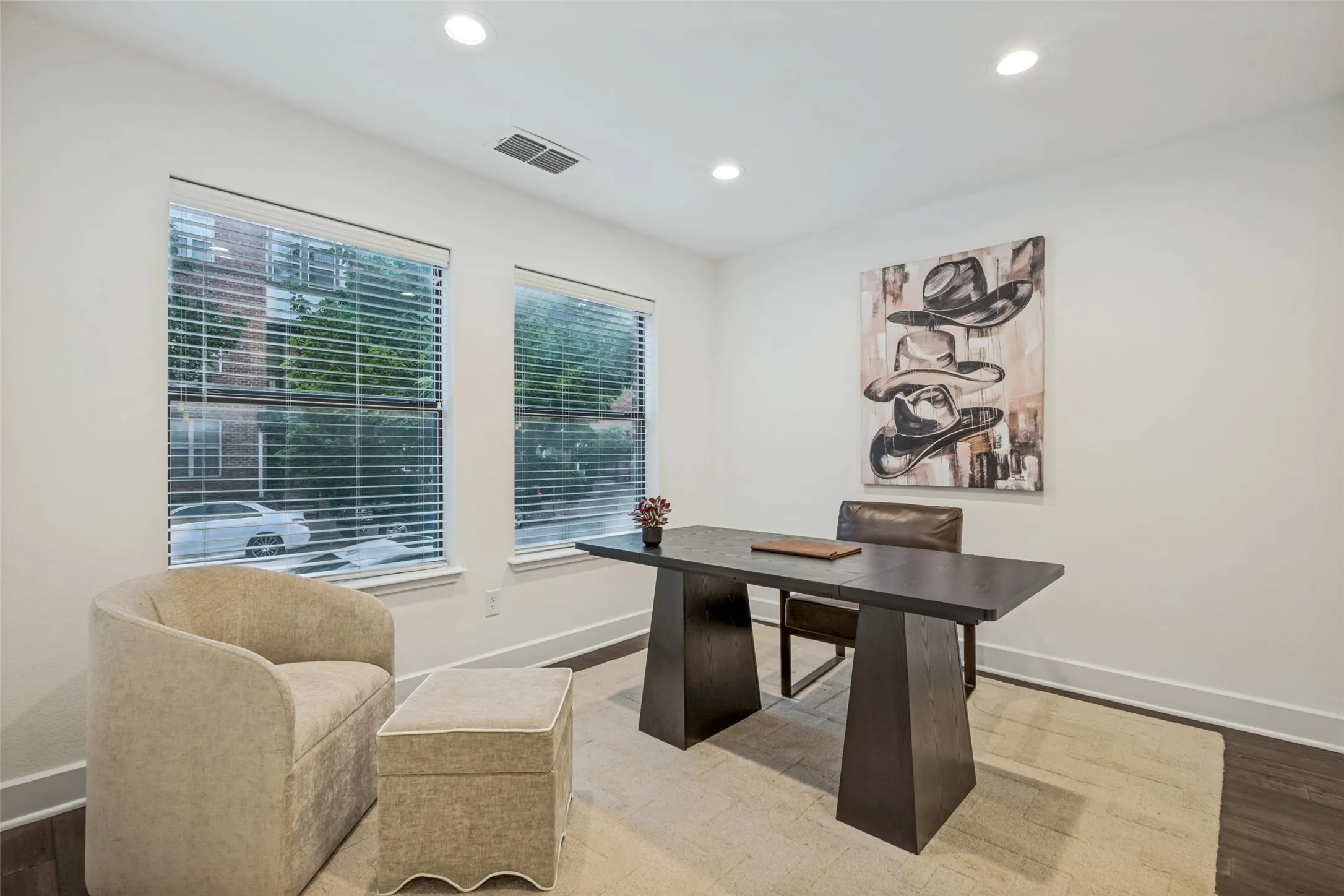Condominium For Sale in Dallas County , 2420 Hugo Street 3, Dallas, Texas 75204, 3 Bedroom, 3 Bathroom, 2 Garage spaces, 1,971 Sqft, built in 2006, mls#21355465, Real Estate Agent in Dallas, Homes For Sale in Dallas county, Homes For Sale in Dallas, Realtor in Dallas Texas, Real Estate Brokerage Independent Realty Texas, Luminita Cordes Realtor