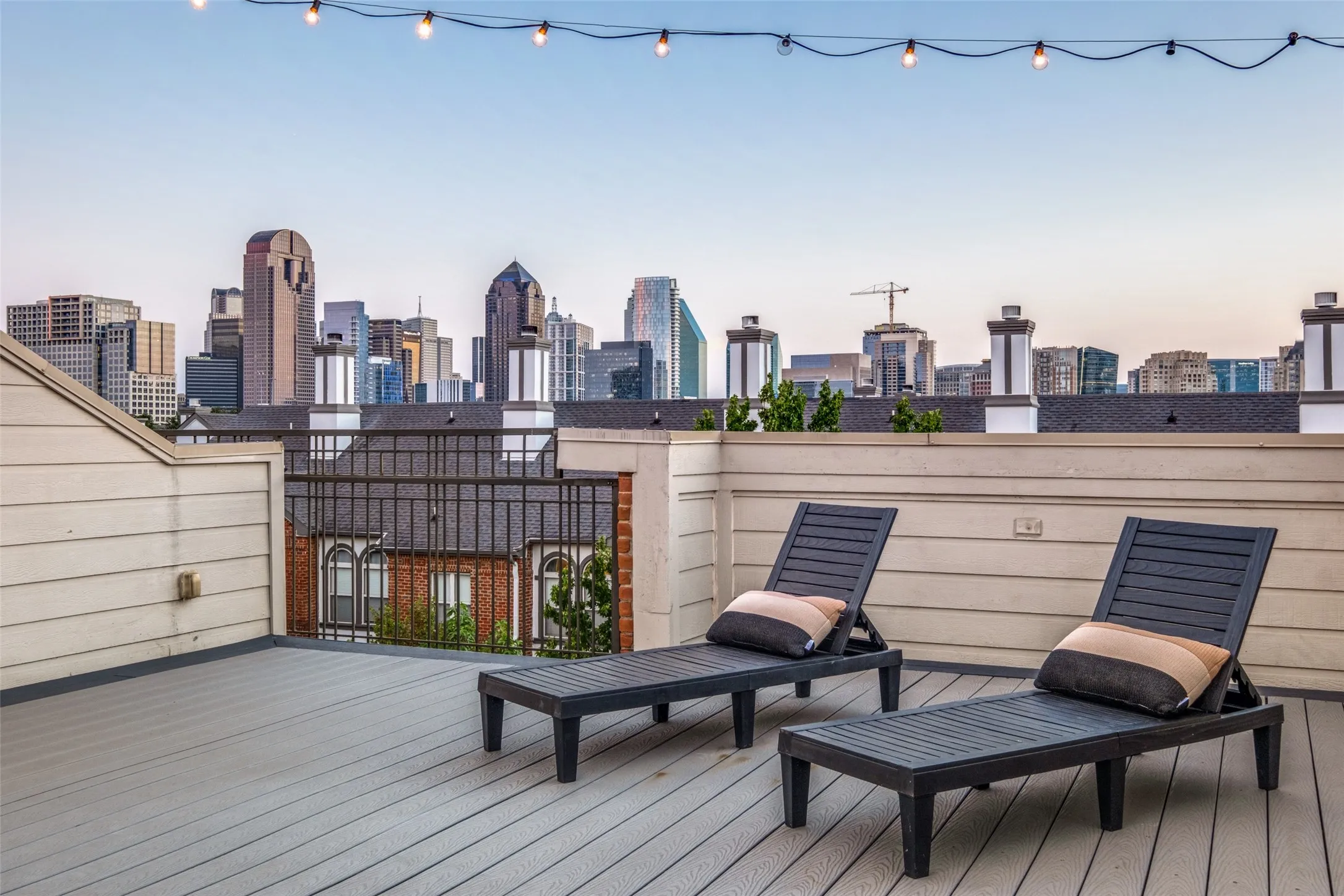 Condominium For Sale in Dallas County , 2420 Hugo Street 3, Dallas, Texas 75204, 3 Bedroom, 3 Bathroom, 2 Garage spaces, 1,971 Sqft, built in 2006, mls#21355465, Real Estate Agent in Dallas, Homes For Sale in Dallas county, Homes For Sale in Dallas, Realtor in Dallas Texas, Real Estate Brokerage Independent Realty Texas, Luminita Cordes Realtor