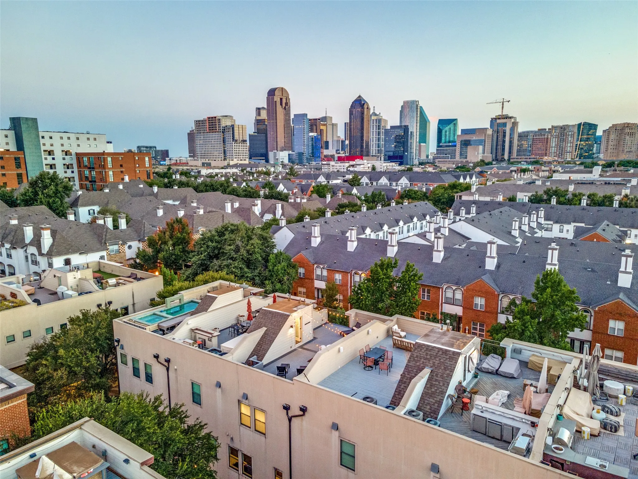 Condominium For Sale in Dallas County , 2420 Hugo Street 3, Dallas, Texas 75204, 3 Bedroom, 3 Bathroom, 2 Garage spaces, 1,971 Sqft, built in 2006, mls#21355465, Real Estate Agent in Dallas, Homes For Sale in Dallas county, Homes For Sale in Dallas, Realtor in Dallas Texas, Real Estate Brokerage Independent Realty Texas, Luminita Cordes Realtor