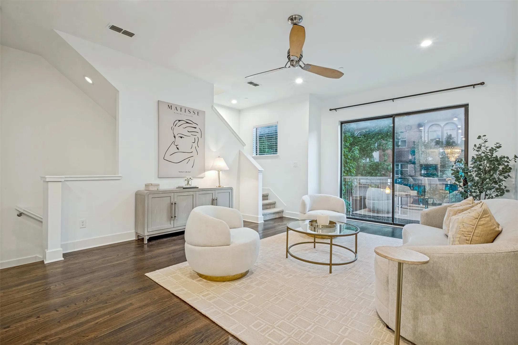 Condominium For Sale in Dallas County , 2420 Hugo Street 3, Dallas, Texas 75204, 3 Bedroom, 3 Bathroom, 2 Garage spaces, 1,971 Sqft, built in 2006, mls#21355465, Real Estate Agent in Dallas, Homes For Sale in Dallas county, Homes For Sale in Dallas, Realtor in Dallas Texas, Real Estate Brokerage Independent Realty Texas, Luminita Cordes Realtor