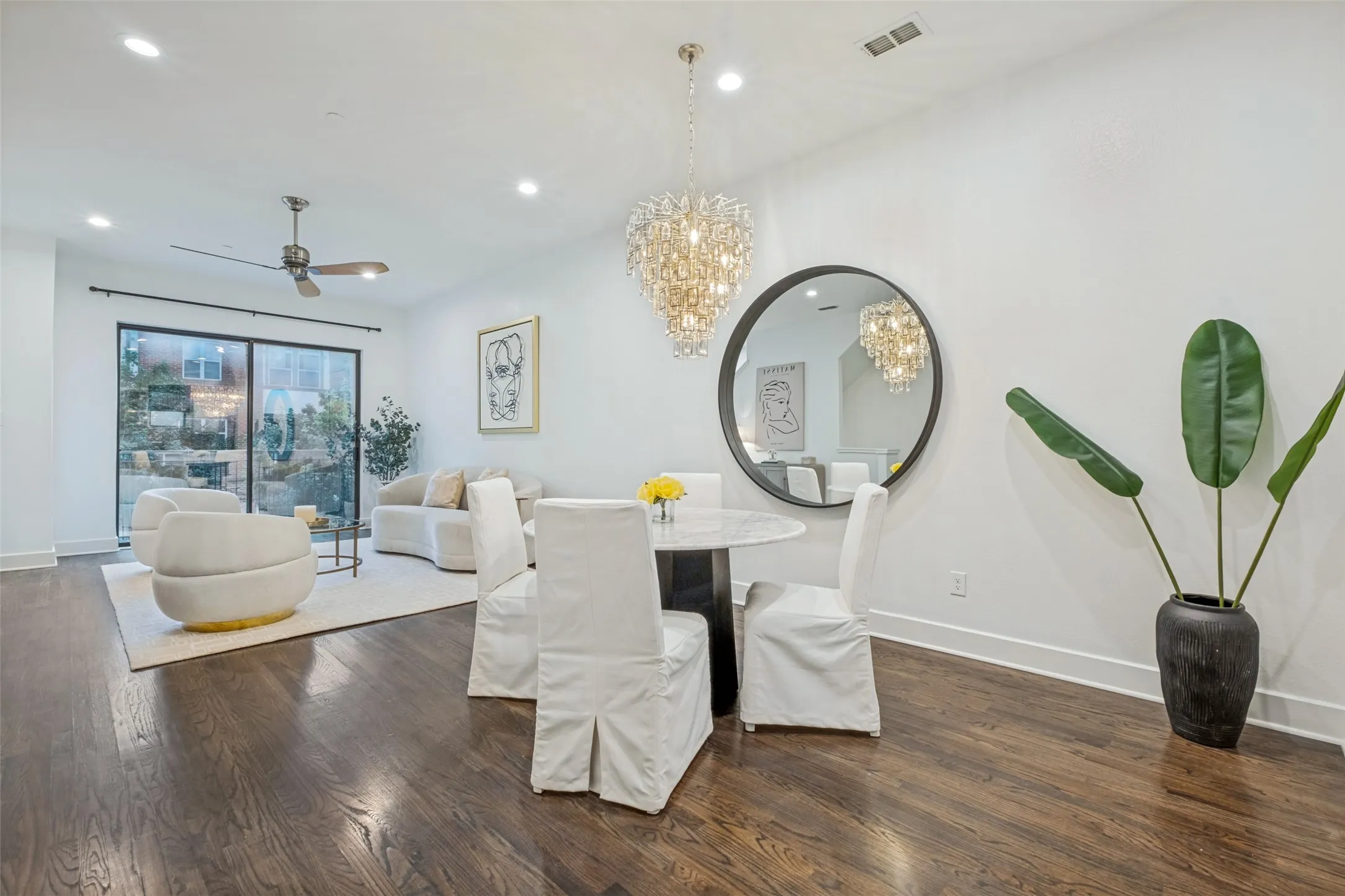 Condominium For Sale in Dallas County , 2420 Hugo Street 3, Dallas, Texas 75204, 3 Bedroom, 3 Bathroom, 2 Garage spaces, 1,971 Sqft, built in 2006, mls#21355465, Real Estate Agent in Dallas, Homes For Sale in Dallas county, Homes For Sale in Dallas, Realtor in Dallas Texas, Real Estate Brokerage Independent Realty Texas, Luminita Cordes Realtor