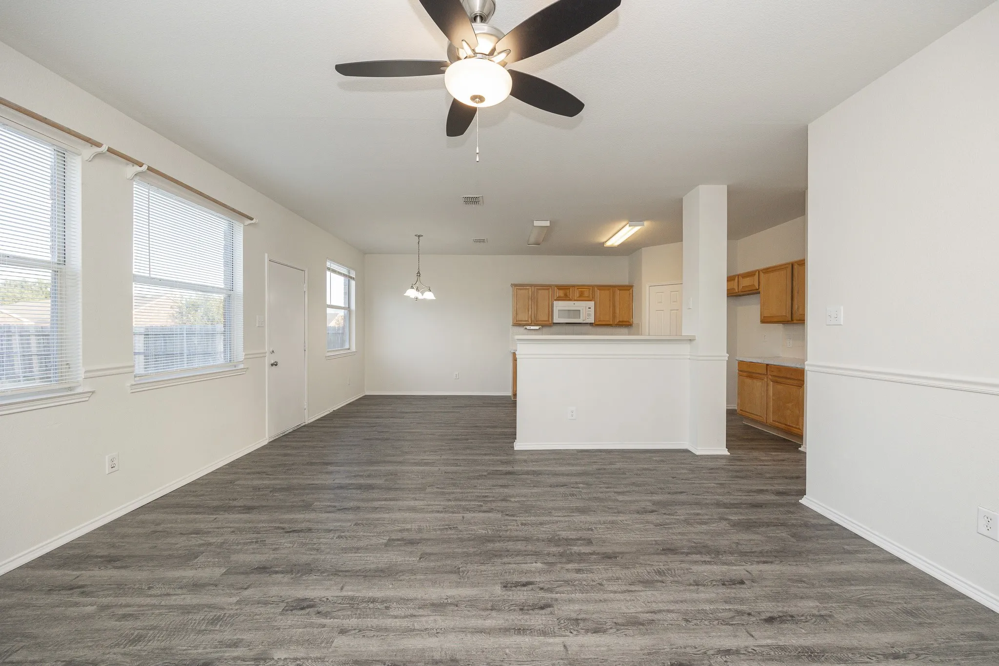 Single Family Residence For Rent in Collin County , 1305 Auburn Drive, Wylie, Texas 75098, 6 Bedroom, 3 Bathroom, 2 Garage spaces, 3,076 Sqft, built in 2003, mls#21355835, Real Estate Agent in Wylie, Homes For Rent in Collin county, Homes For Rent in Wylie, Realtor in Wylie Texas, Real Estate Brokerage Independent Realty Texas, Luminita Cordes Realtor