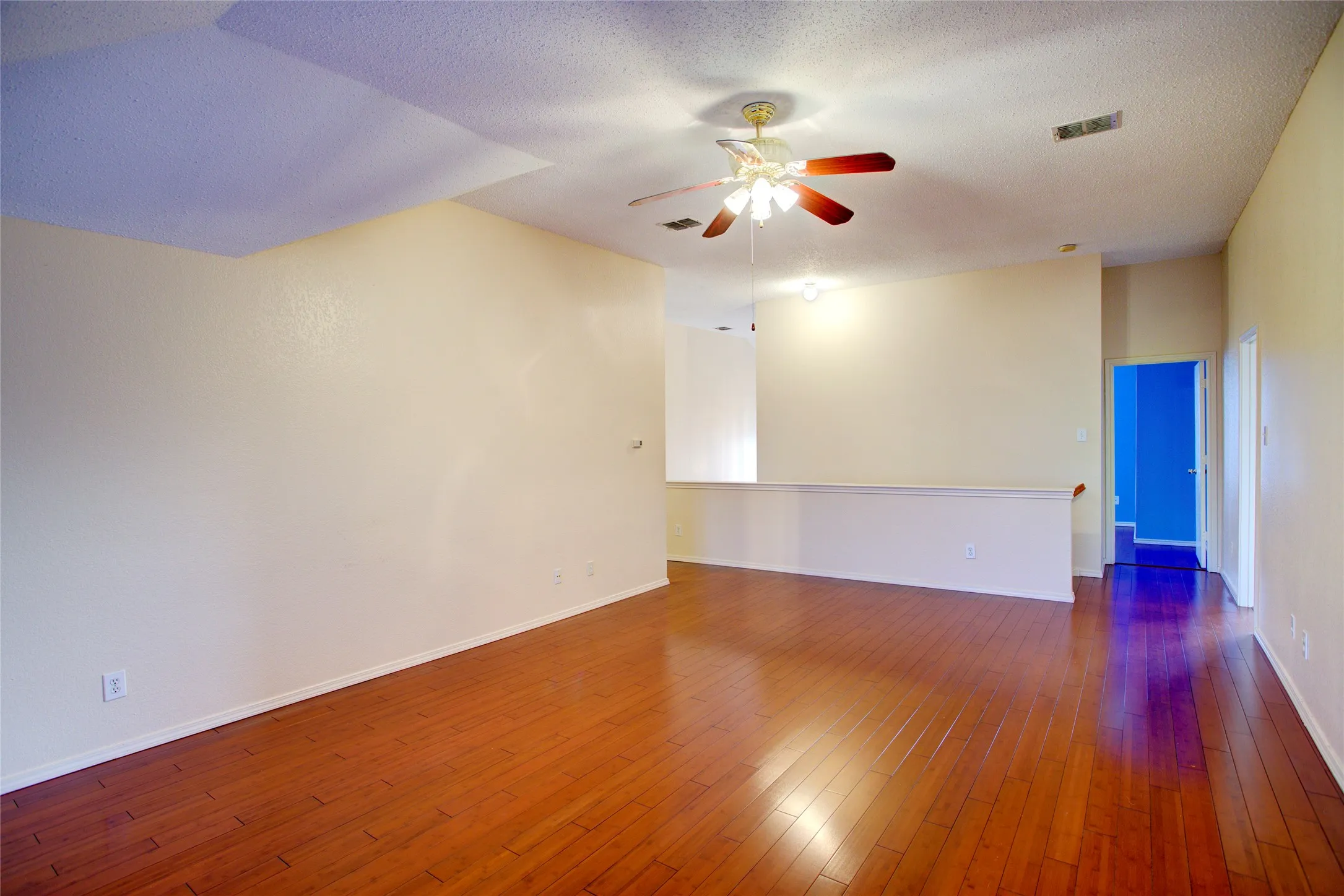 Single Family Residence For Rent in Tarrant County , 3507 Tamarack Drive, Grand Prairie, Texas 75052, 4 Bedroom, 3 Bathroom, 2 Garage spaces, 2,735 Sqft, built in 2000, mls#21355871, Real Estate Agent in Grand Prairie, Homes For Rent in Tarrant county, Homes For Rent in Grand Prairie, Realtor in Grand Prairie Texas, Real Estate Brokerage Independent Realty Texas, Luminita Cordes Realtor