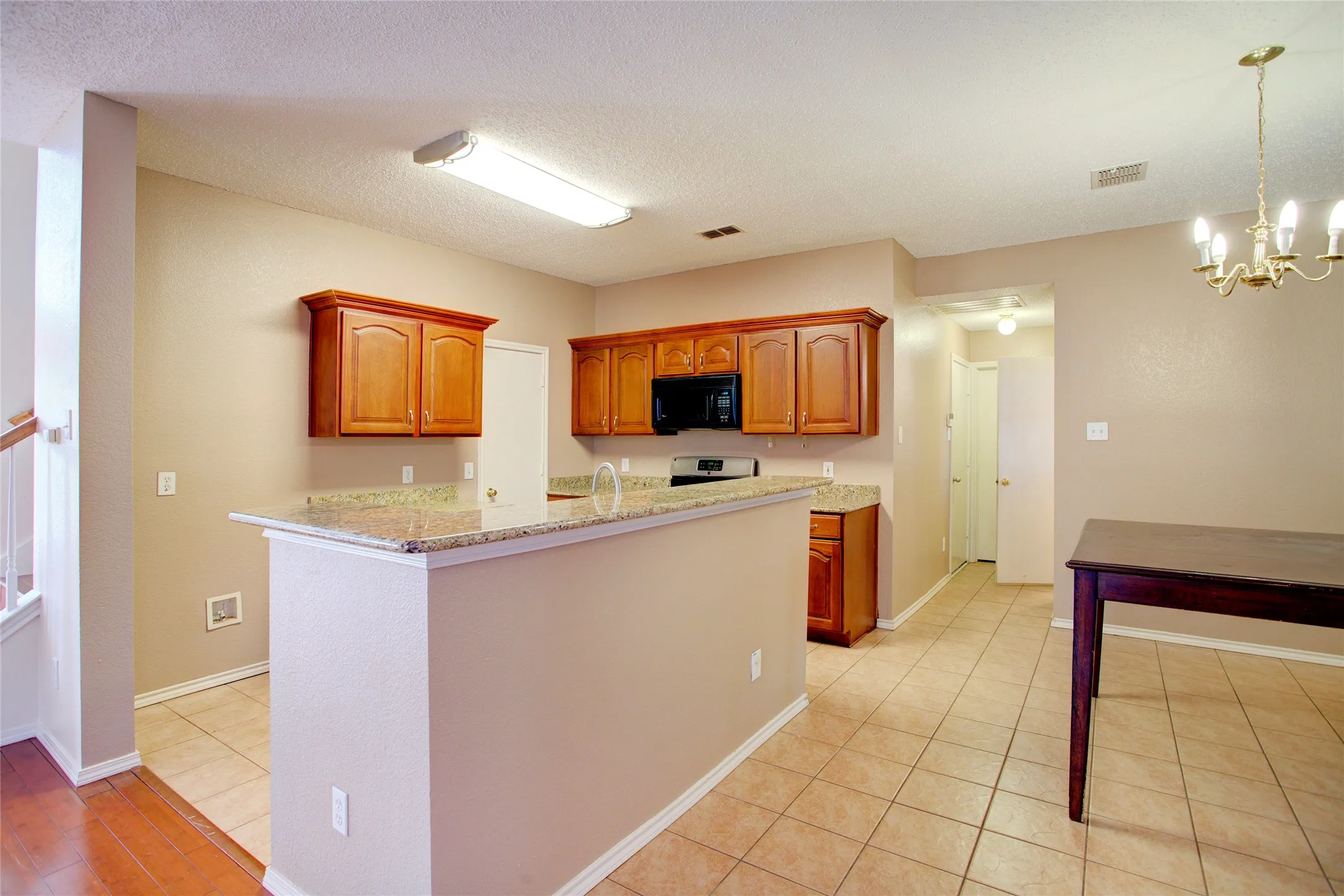 Single Family Residence For Rent in Tarrant County , 3507 Tamarack Drive, Grand Prairie, Texas 75052, 4 Bedroom, 3 Bathroom, 2 Garage spaces, 2,735 Sqft, built in 2000, mls#21355871, Real Estate Agent in Grand Prairie, Homes For Rent in Tarrant county, Homes For Rent in Grand Prairie, Realtor in Grand Prairie Texas, Real Estate Brokerage Independent Realty Texas, Luminita Cordes Realtor