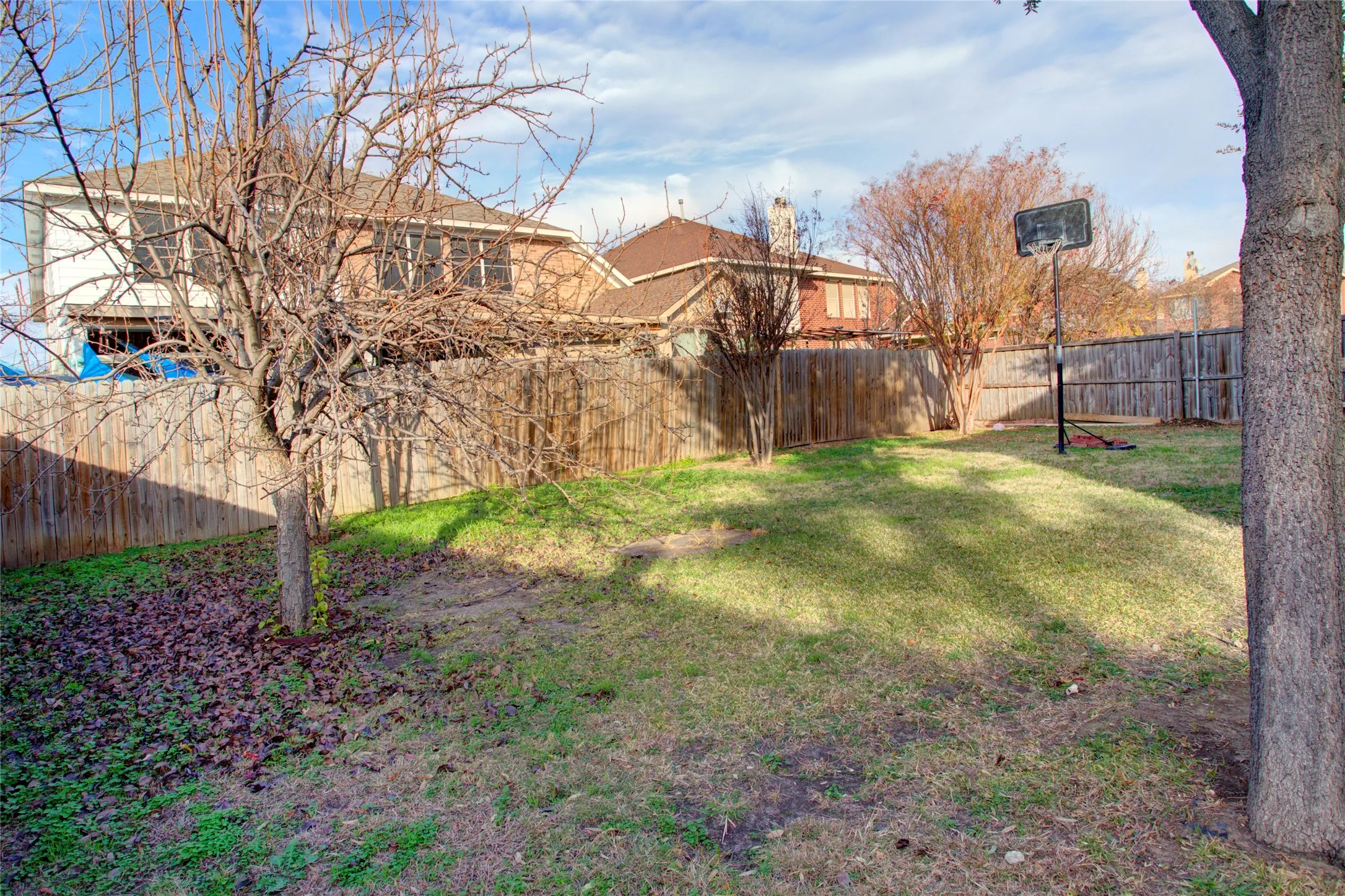 Single Family Residence For Rent in Tarrant County , 3507 Tamarack Drive, Grand Prairie, Texas 75052, 4 Bedroom, 3 Bathroom, 2 Garage spaces, 2,735 Sqft, built in 2000, mls#21355871, Real Estate Agent in Grand Prairie, Homes For Rent in Tarrant county, Homes For Rent in Grand Prairie, Realtor in Grand Prairie Texas, Real Estate Brokerage Independent Realty Texas, Luminita Cordes Realtor