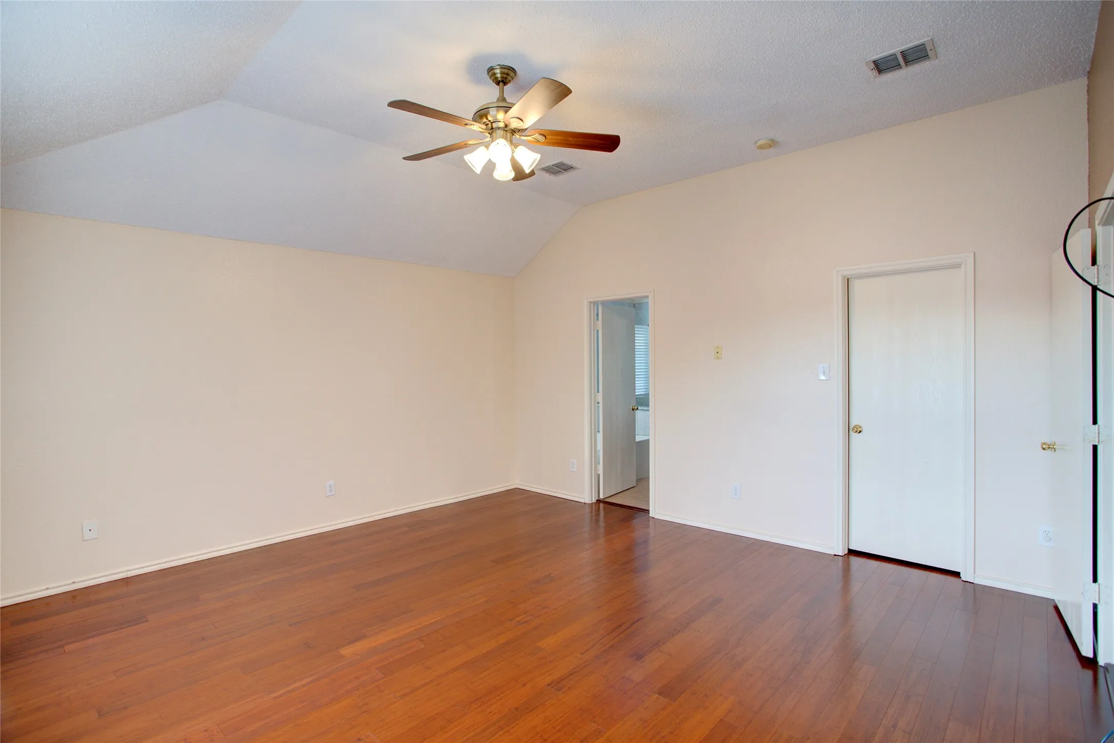 Single Family Residence For Rent in Tarrant County , 3507 Tamarack Drive, Grand Prairie, Texas 75052, 4 Bedroom, 3 Bathroom, 2 Garage spaces, 2,735 Sqft, built in 2000, mls#21355871, Real Estate Agent in Grand Prairie, Homes For Rent in Tarrant county, Homes For Rent in Grand Prairie, Realtor in Grand Prairie Texas, Real Estate Brokerage Independent Realty Texas, Luminita Cordes Realtor