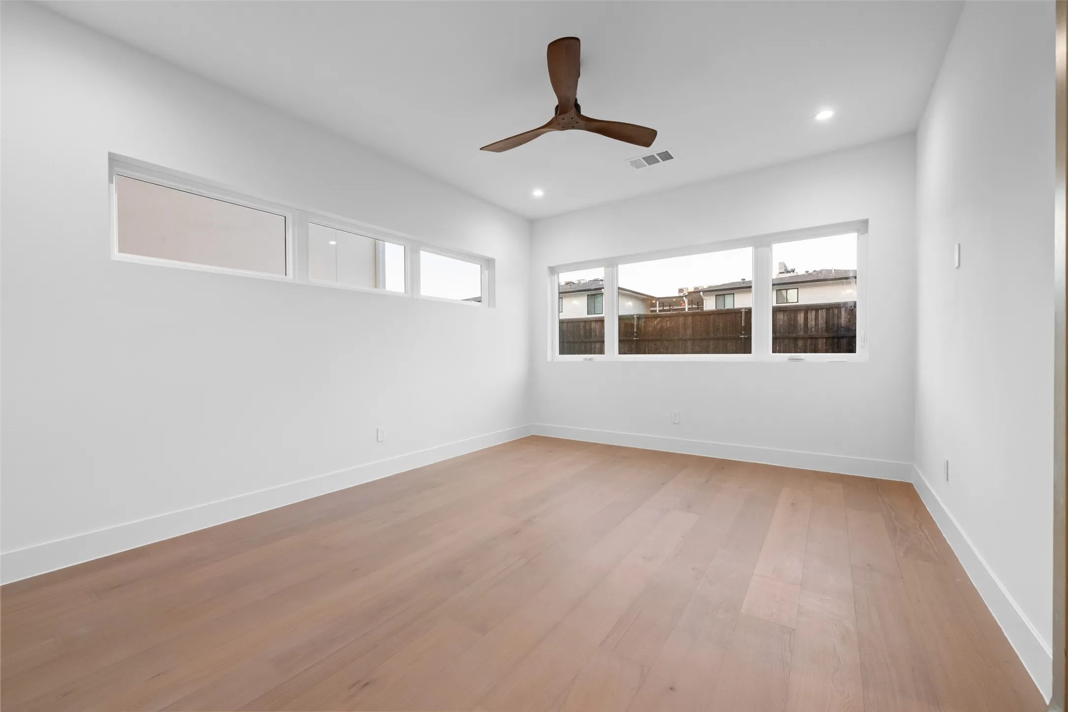 Single Family Residence For Sale in Dallas County , 1508 Holly Avenue, Dallas, Texas 75204, 3 Bedroom, 4 Bathroom, 2 Garage spaces, 2,826 Sqft, built in 2025, mls#21355894, Real Estate Agent in Dallas, Homes For Sale in Dallas county, Homes For Sale in Dallas, Realtor in Dallas Texas, Real Estate Brokerage Independent Realty Texas, Luminita Cordes Realtor