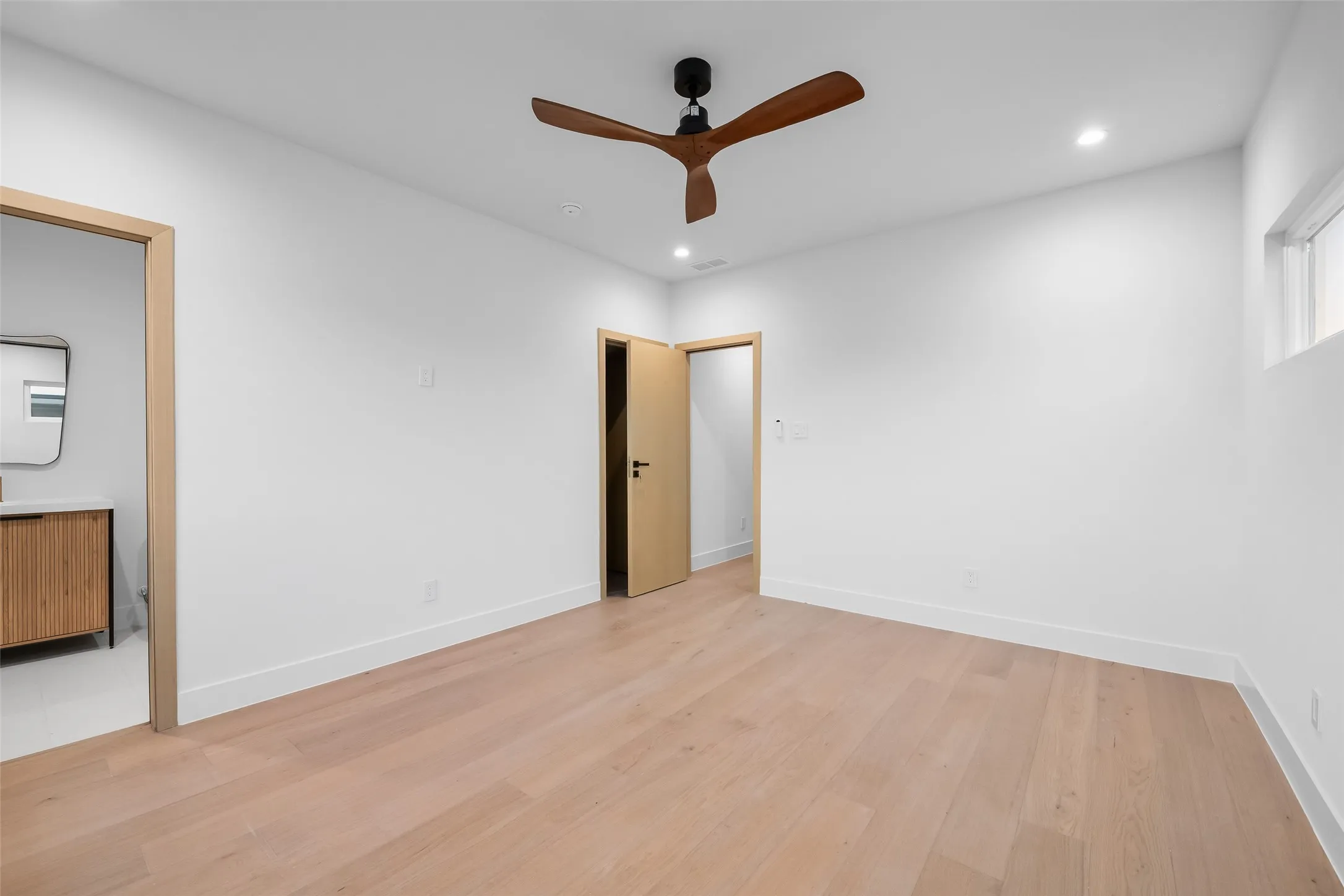 Single Family Residence For Sale in Dallas County , 1508 Holly Avenue, Dallas, Texas 75204, 3 Bedroom, 4 Bathroom, 2 Garage spaces, 2,826 Sqft, built in 2025, mls#21355894, Real Estate Agent in Dallas, Homes For Sale in Dallas county, Homes For Sale in Dallas, Realtor in Dallas Texas, Real Estate Brokerage Independent Realty Texas, Luminita Cordes Realtor