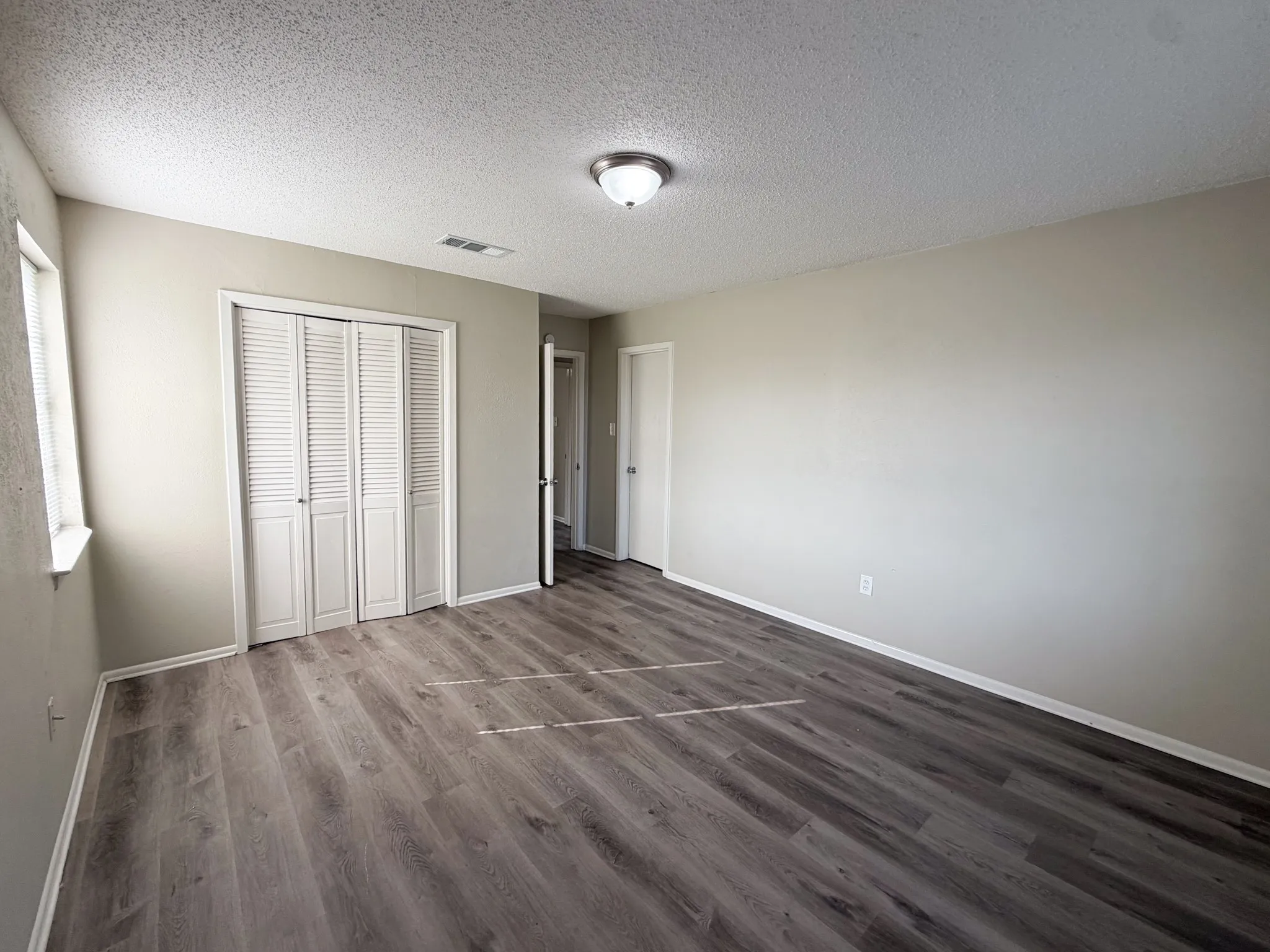 Duplex For Rent in Ellis County , 101 W Latimer Street B, Ennis, Texas 75119, 4 Bedroom, 2 Bathroom, Garage spaces, 1,550 Sqft, built in 1969, Price $1,650, mls#21355897, Real Estate Agent in Ennis, Homes For Rent in Ellis county, Homes For Rent in Ennis, Realtor in Ennis Texas, Real Estate Brokerage Independent Realty Texas, Luminita Cordes Realtor