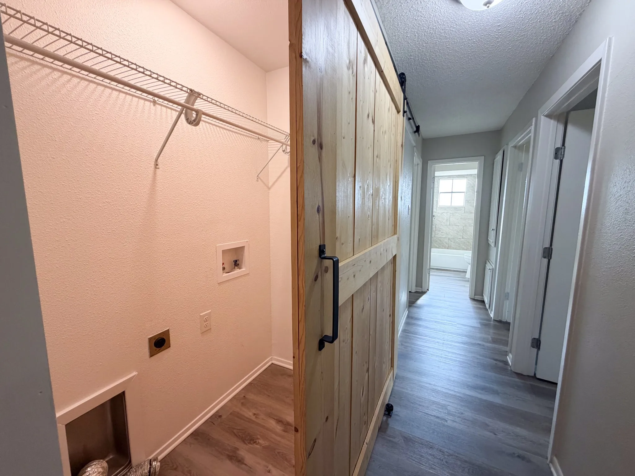 Duplex For Rent in Ellis County , 101 W Latimer Street B, Ennis, Texas 75119, 4 Bedroom, 2 Bathroom, Garage spaces, 1,550 Sqft, built in 1969, Price $1,650, mls#21355897, Real Estate Agent in Ennis, Homes For Rent in Ellis county, Homes For Rent in Ennis, Realtor in Ennis Texas, Real Estate Brokerage Independent Realty Texas, Luminita Cordes Realtor