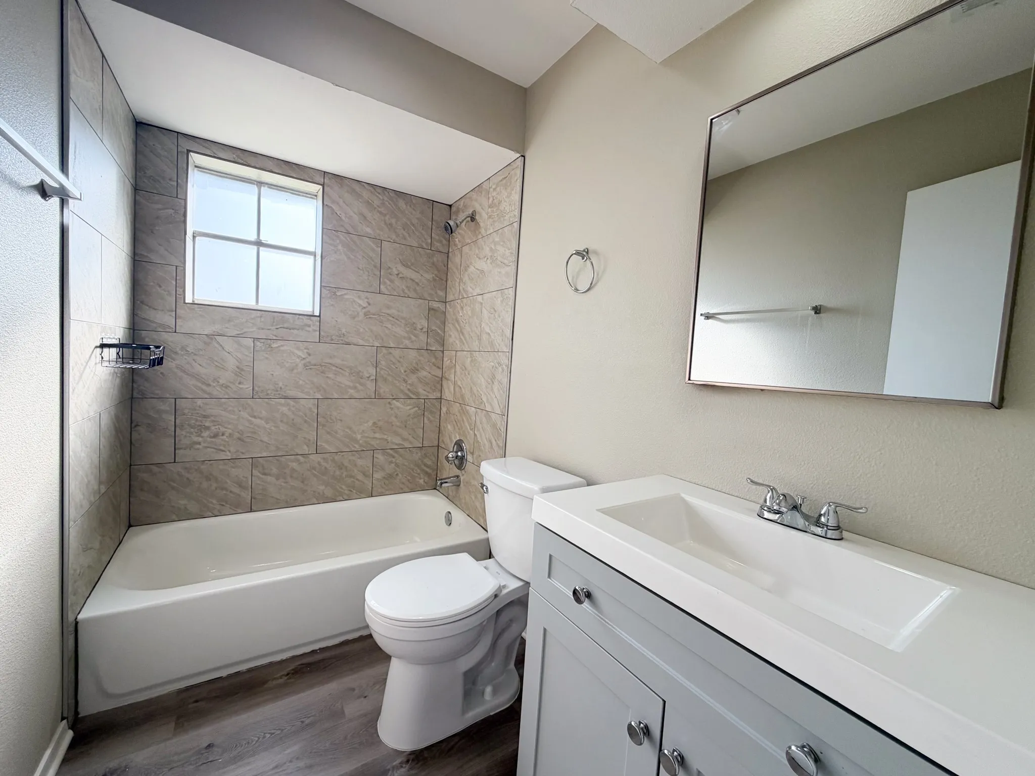 Duplex For Rent in Ellis County , 101 W Latimer Street B, Ennis, Texas 75119, 4 Bedroom, 2 Bathroom, Garage spaces, 1,550 Sqft, built in 1969, Price $1,650, mls#21355897, Real Estate Agent in Ennis, Homes For Rent in Ellis county, Homes For Rent in Ennis, Realtor in Ennis Texas, Real Estate Brokerage Independent Realty Texas, Luminita Cordes Realtor