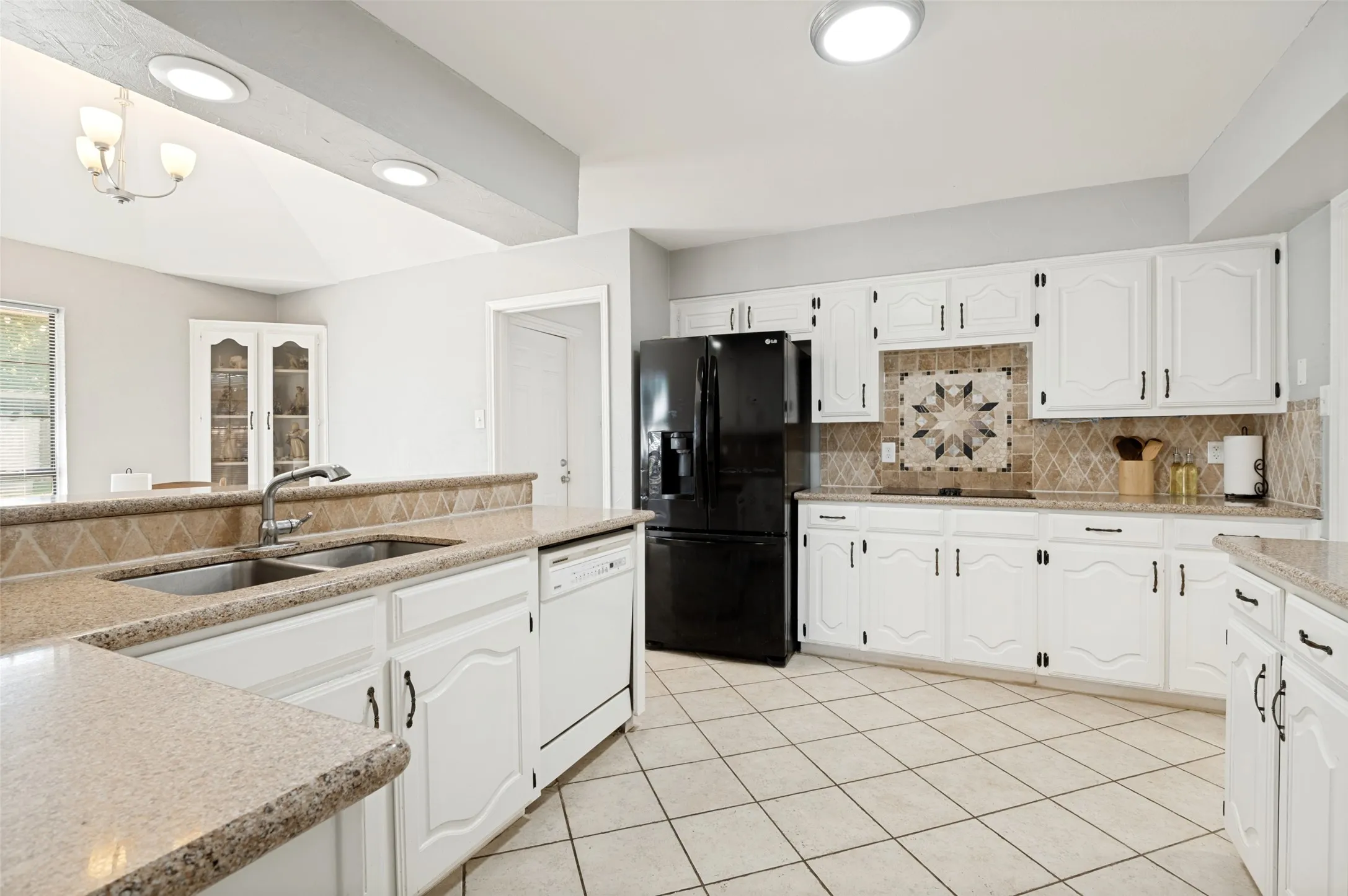 Single Family Residence For Sale in Ellis County , 901 Winding Creek Trail, Oak Leaf, Texas 75154, 3 Bedroom, 3 Bathroom, 3 Garage spaces, 2,576 Sqft, built in 1984, mls#21355895, Real Estate Agent in Oak Leaf, Homes For Sale in Ellis county, Homes For Sale in Oak Leaf, Realtor in Oak Leaf Texas, Real Estate Brokerage Independent Realty Texas, Luminita Cordes Realtor