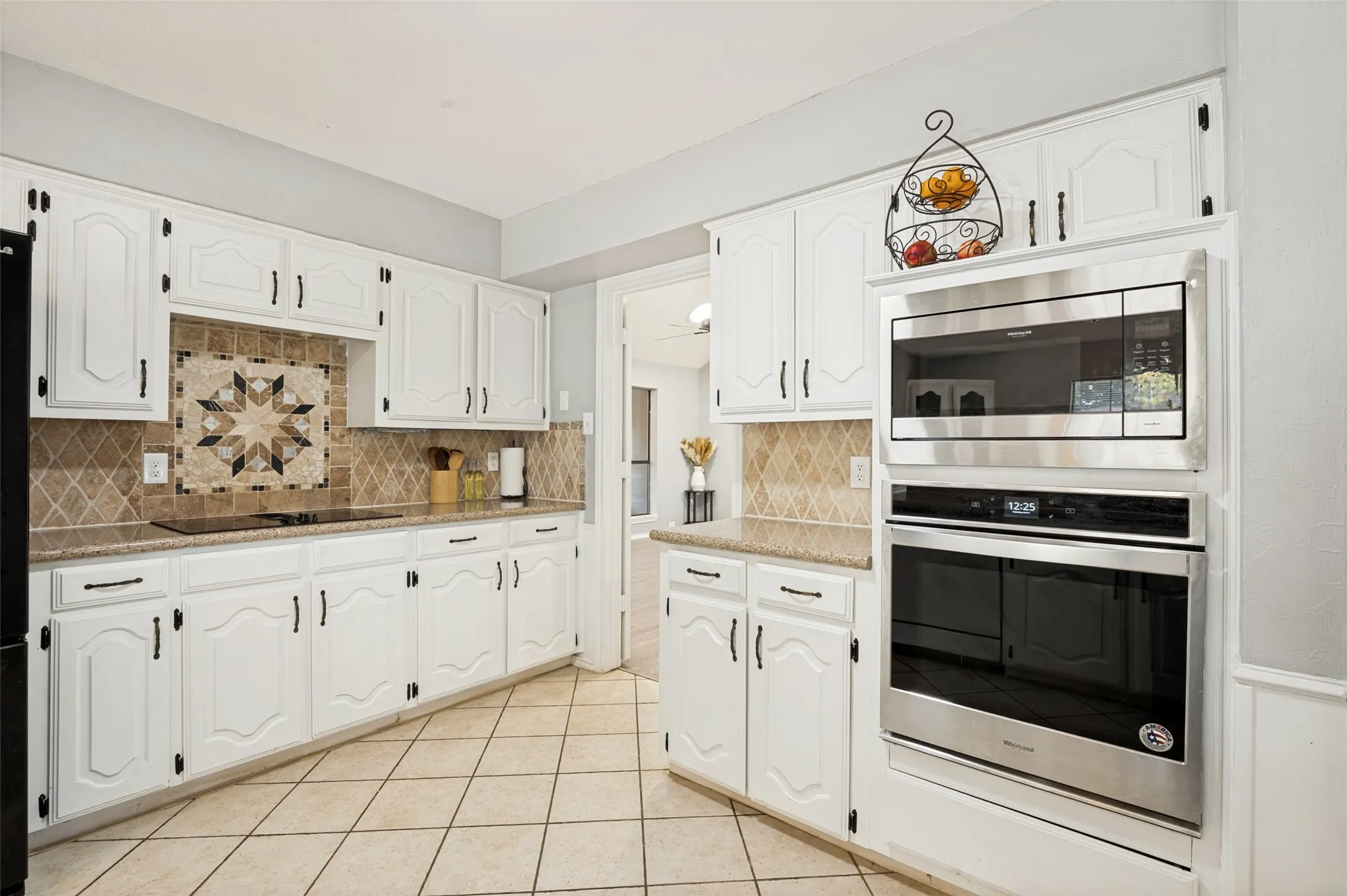 Single Family Residence For Sale in Ellis County , 901 Winding Creek Trail, Oak Leaf, Texas 75154, 3 Bedroom, 3 Bathroom, 3 Garage spaces, 2,576 Sqft, built in 1984, mls#21355895, Real Estate Agent in Oak Leaf, Homes For Sale in Ellis county, Homes For Sale in Oak Leaf, Realtor in Oak Leaf Texas, Real Estate Brokerage Independent Realty Texas, Luminita Cordes Realtor