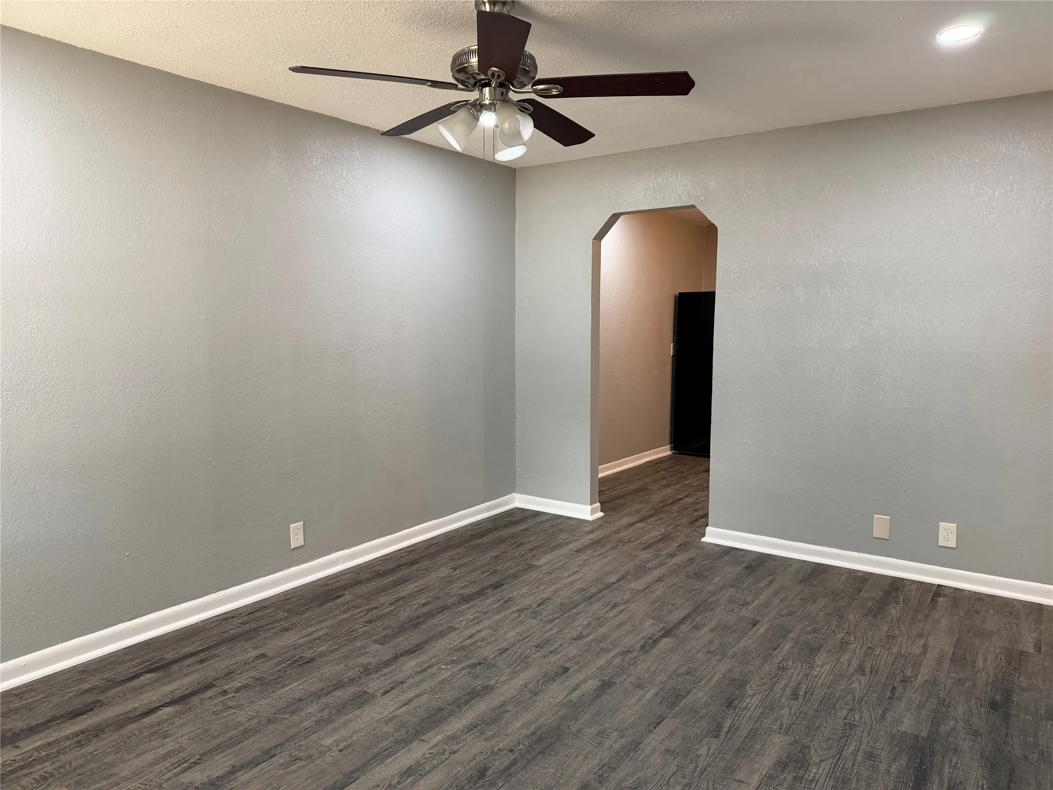 Duplex For Rent in Tarrant County , 2504 Normont Circle, Fort Worth, Texas 76103, 2 Bedroom, 1 Bathroom, 1 Garage spaces, 774 Sqft, built in 1954, mls#21355899, Real Estate Agent in Fort Worth, Homes For Rent in Tarrant county, Homes For Rent in Fort Worth, Realtor in Fort Worth Texas, Real Estate Brokerage Independent Realty Texas, Luminita Cordes Realtor