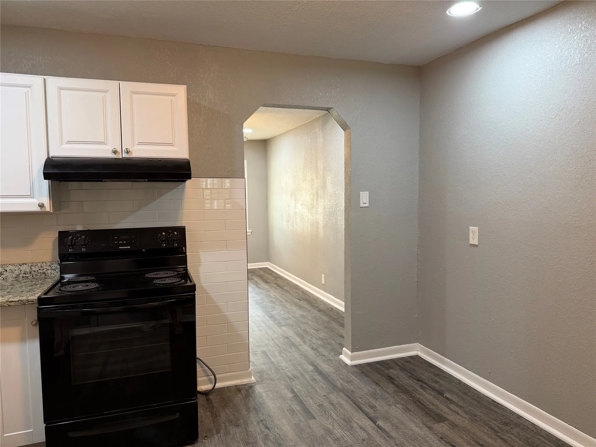 Duplex For Rent in Tarrant County , 2504 Normont Circle, Fort Worth, Texas 76103, 2 Bedroom, 1 Bathroom, 1 Garage spaces, 774 Sqft, built in 1954, mls#21355899, Real Estate Agent in Fort Worth, Homes For Rent in Tarrant county, Homes For Rent in Fort Worth, Realtor in Fort Worth Texas, Real Estate Brokerage Independent Realty Texas, Luminita Cordes Realtor