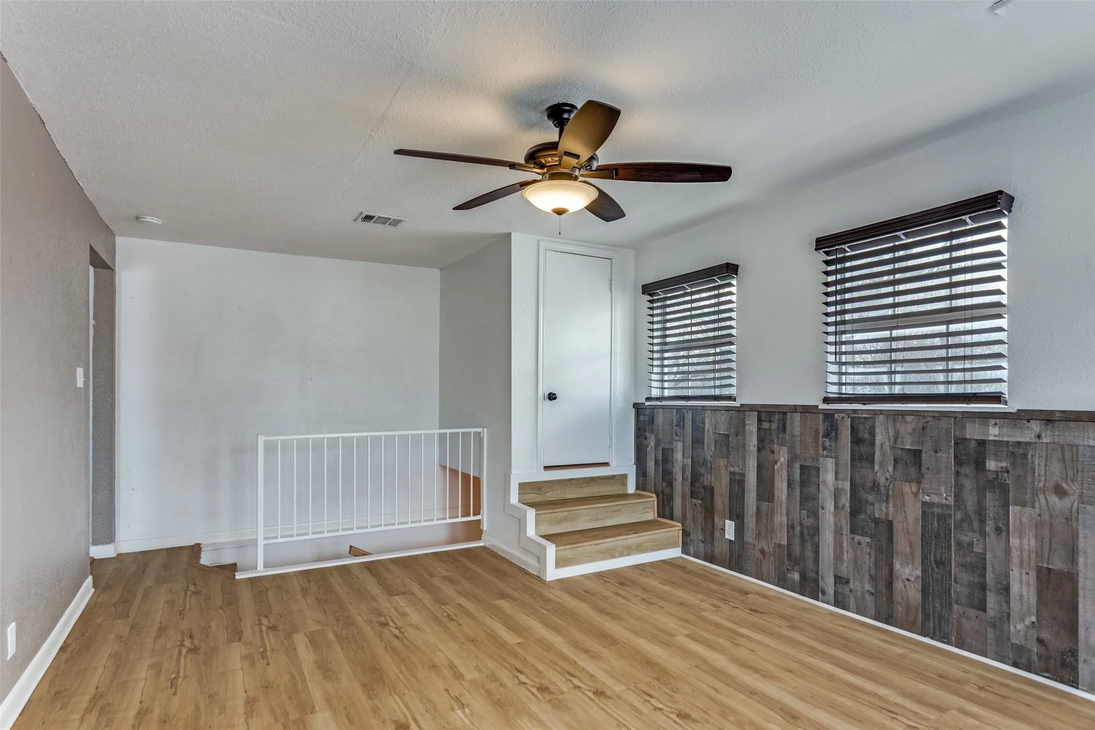 Single Family Residence For Sale in Tarrant County , 2625 Frazier Avenue, Fort Worth, Texas 76110, 4 Bedroom, 3 Bathroom, Garage spaces, 1,760 Sqft, built in 1945, mls#21355909, Real Estate Agent in Fort Worth, Homes For Sale in Tarrant county, Homes For Sale in Fort Worth, Realtor in Fort Worth Texas, Real Estate Brokerage Independent Realty Texas, Luminita Cordes Realtor