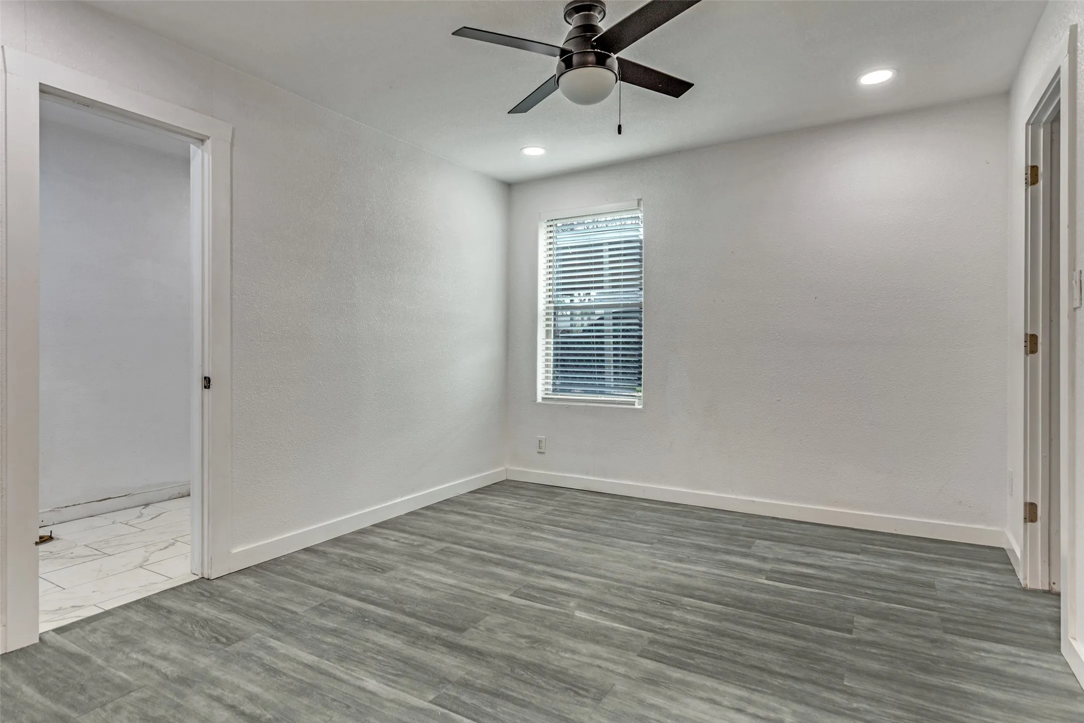 Single Family Residence For Sale in Tarrant County , 2625 Frazier Avenue, Fort Worth, Texas 76110, 4 Bedroom, 3 Bathroom, Garage spaces, 1,760 Sqft, built in 1945, mls#21355909, Real Estate Agent in Fort Worth, Homes For Sale in Tarrant county, Homes For Sale in Fort Worth, Realtor in Fort Worth Texas, Real Estate Brokerage Independent Realty Texas, Luminita Cordes Realtor