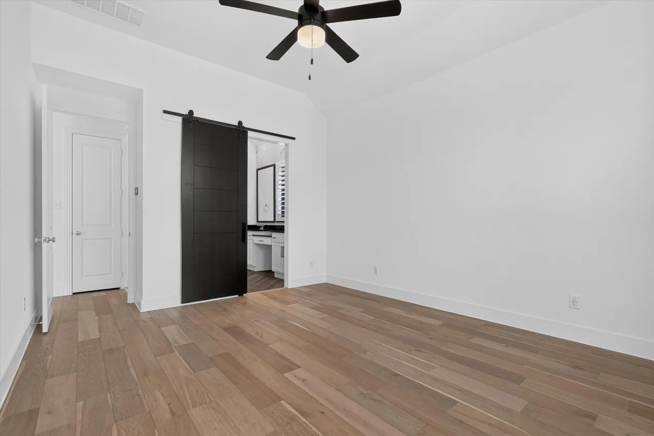 Single Family Residence For Sale in Grayson County , 1604 Swan Street, Van Alstyne, Texas 75495, 3 Bedroom, 3 Bathroom, 2 Garage spaces, 2,317 Sqft, built in 2021, mls#21355770, Real Estate Agent in Van Alstyne, Homes For Sale in Grayson county, Homes For Sale in Van Alstyne, Realtor in Van Alstyne Texas, Real Estate Brokerage Independent Realty Texas, Luminita Cordes Realtor