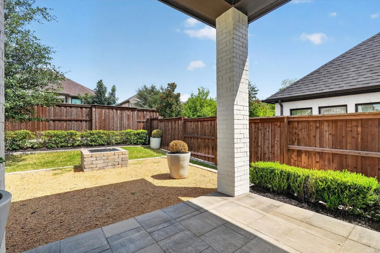 Single Family Residence For Sale in Grayson County , 1604 Swan Street, Van Alstyne, Texas 75495, 3 Bedroom, 3 Bathroom, 2 Garage spaces, 2,317 Sqft, built in 2021, mls#21355770, Real Estate Agent in Van Alstyne, Homes For Sale in Grayson county, Homes For Sale in Van Alstyne, Realtor in Van Alstyne Texas, Real Estate Brokerage Independent Realty Texas, Luminita Cordes Realtor