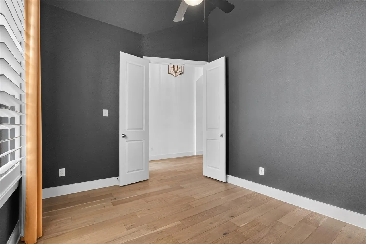 Single Family Residence For Sale in Grayson County , 1604 Swan Street, Van Alstyne, Texas 75495, 3 Bedroom, 3 Bathroom, 2 Garage spaces, 2,317 Sqft, built in 2021, mls#21355770, Real Estate Agent in Van Alstyne, Homes For Sale in Grayson county, Homes For Sale in Van Alstyne, Realtor in Van Alstyne Texas, Real Estate Brokerage Independent Realty Texas, Luminita Cordes Realtor