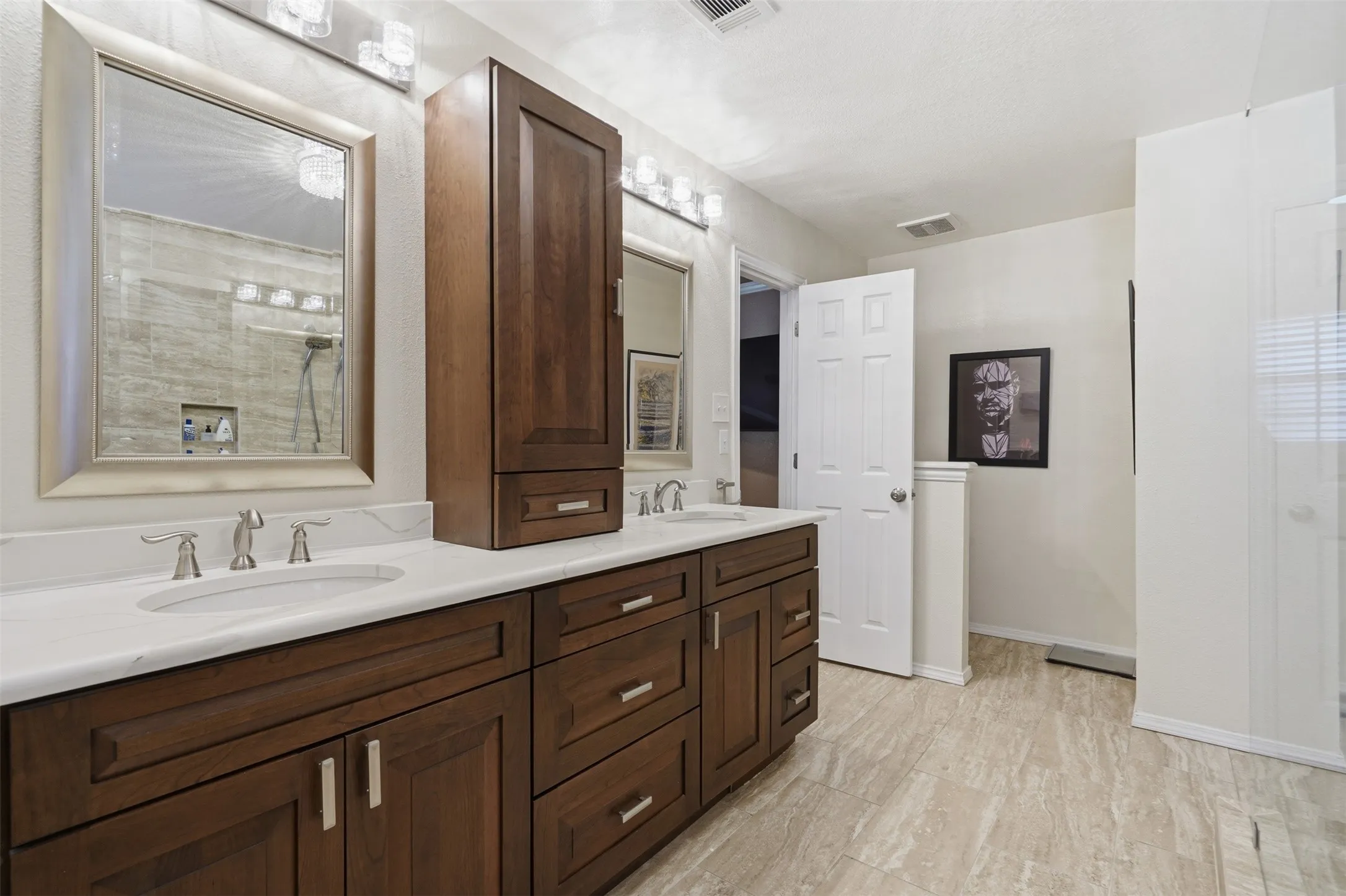 Single Family Residence For Sale in Tarrant County , 2229 Weatherbee Street, Fort Worth, Texas 76110, 3 Bedroom, 2 Bathroom, 2 Garage spaces, 2,175 Sqft, built in 1991, mls#21352977, Real Estate Agent in Fort Worth, Homes For Sale in Tarrant county, Homes For Sale in Fort Worth, Realtor in Fort Worth Texas, Real Estate Brokerage Independent Realty Texas, Luminita Cordes Realtor