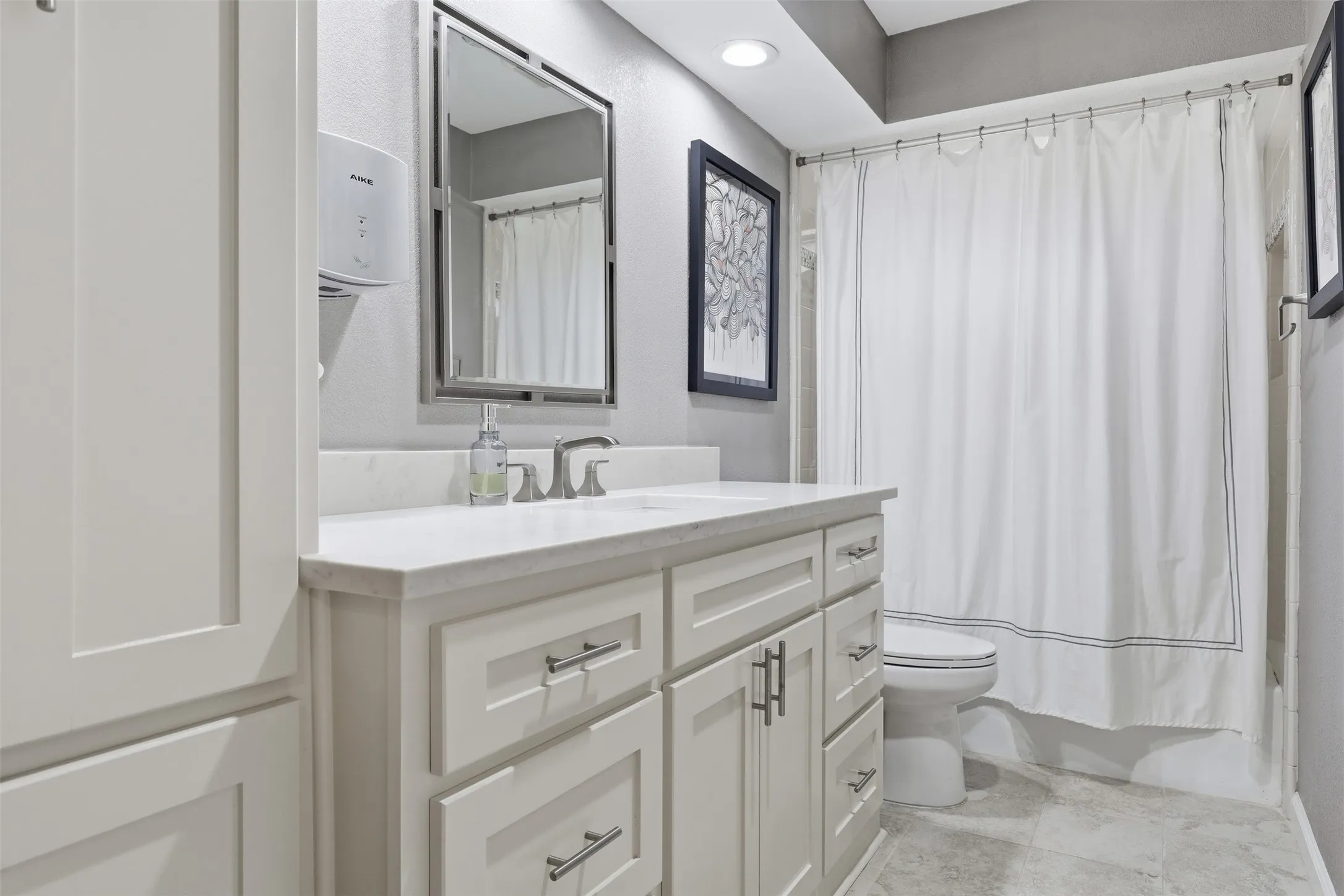 Single Family Residence For Sale in Tarrant County , 2229 Weatherbee Street, Fort Worth, Texas 76110, 3 Bedroom, 2 Bathroom, 2 Garage spaces, 2,175 Sqft, built in 1991, mls#21352977, Real Estate Agent in Fort Worth, Homes For Sale in Tarrant county, Homes For Sale in Fort Worth, Realtor in Fort Worth Texas, Real Estate Brokerage Independent Realty Texas, Luminita Cordes Realtor