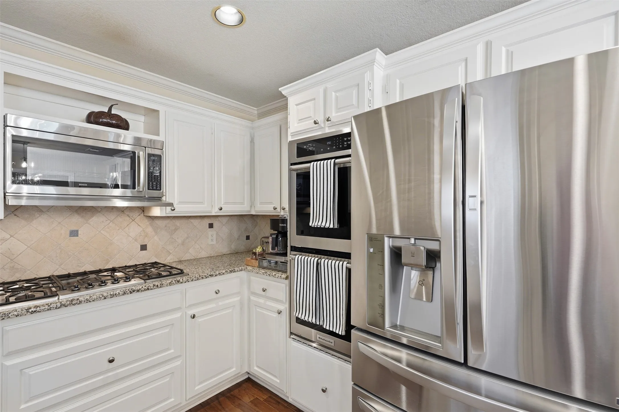 Single Family Residence For Sale in Tarrant County , 2229 Weatherbee Street, Fort Worth, Texas 76110, 3 Bedroom, 2 Bathroom, 2 Garage spaces, 2,175 Sqft, built in 1991, mls#21352977, Real Estate Agent in Fort Worth, Homes For Sale in Tarrant county, Homes For Sale in Fort Worth, Realtor in Fort Worth Texas, Real Estate Brokerage Independent Realty Texas, Luminita Cordes Realtor