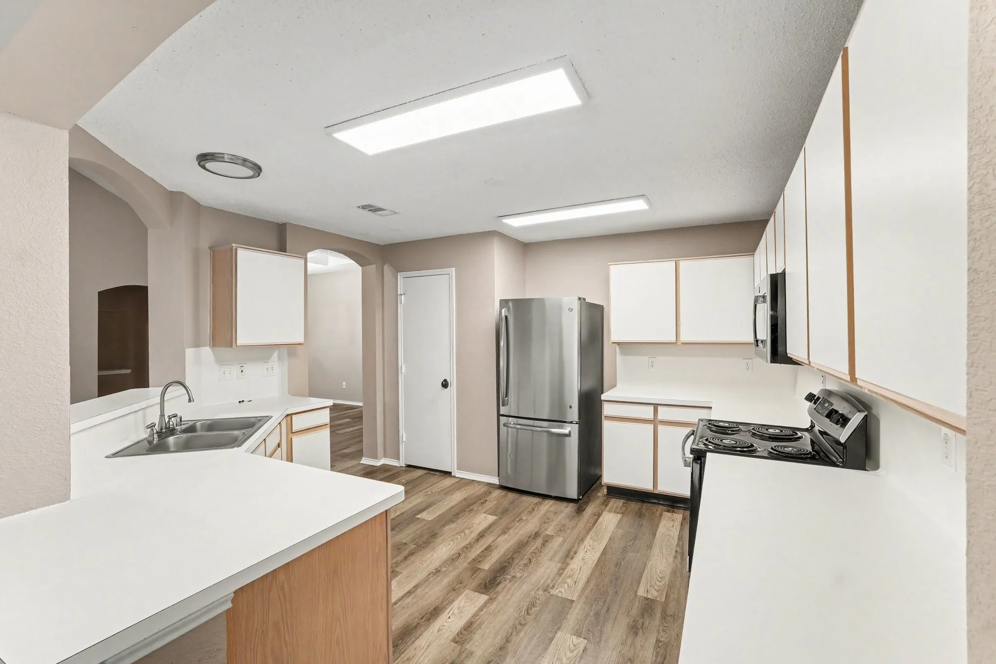 Single Family Residence For Sale in Collin County , 1010 Barkridge Drive, Mc Kinney, Texas 75069, 4 Bedroom, 2 Bathroom, 2 Garage spaces, 1,784 Sqft, built in 1997, mls#21352475, Real Estate Agent in Mc Kinney, Homes For Sale in Collin county, Homes For Sale in Mc Kinney, Realtor in Mc Kinney Texas, Real Estate Brokerage Independent Realty Texas, Luminita Cordes Realtor