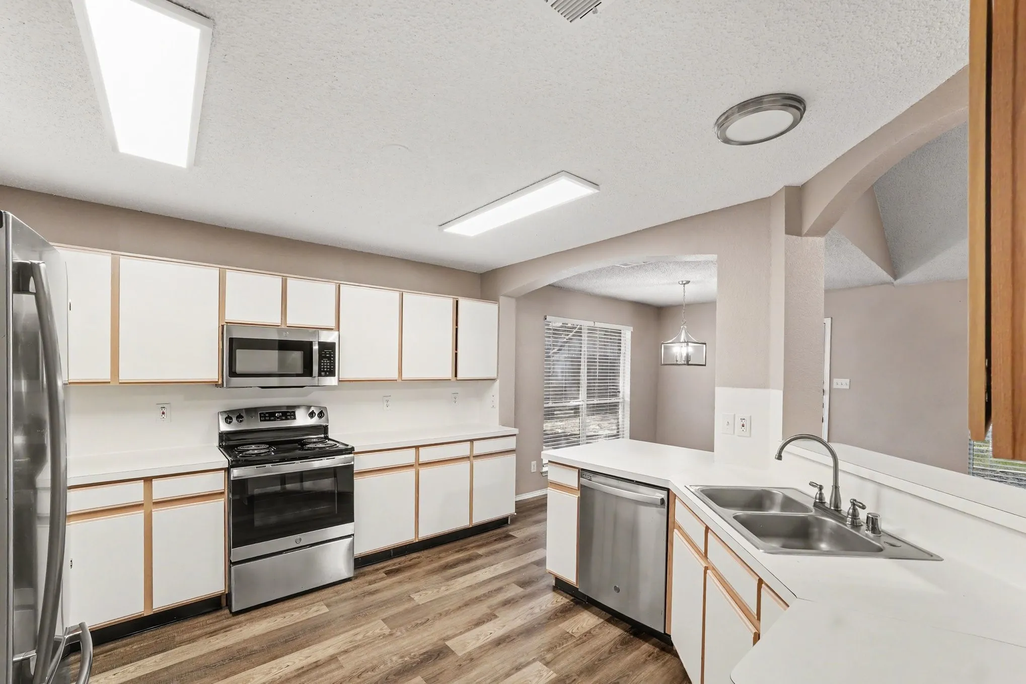 Single Family Residence For Sale in Collin County , 1010 Barkridge Drive, Mc Kinney, Texas 75069, 4 Bedroom, 2 Bathroom, 2 Garage spaces, 1,784 Sqft, built in 1997, mls#21352475, Real Estate Agent in Mc Kinney, Homes For Sale in Collin county, Homes For Sale in Mc Kinney, Realtor in Mc Kinney Texas, Real Estate Brokerage Independent Realty Texas, Luminita Cordes Realtor