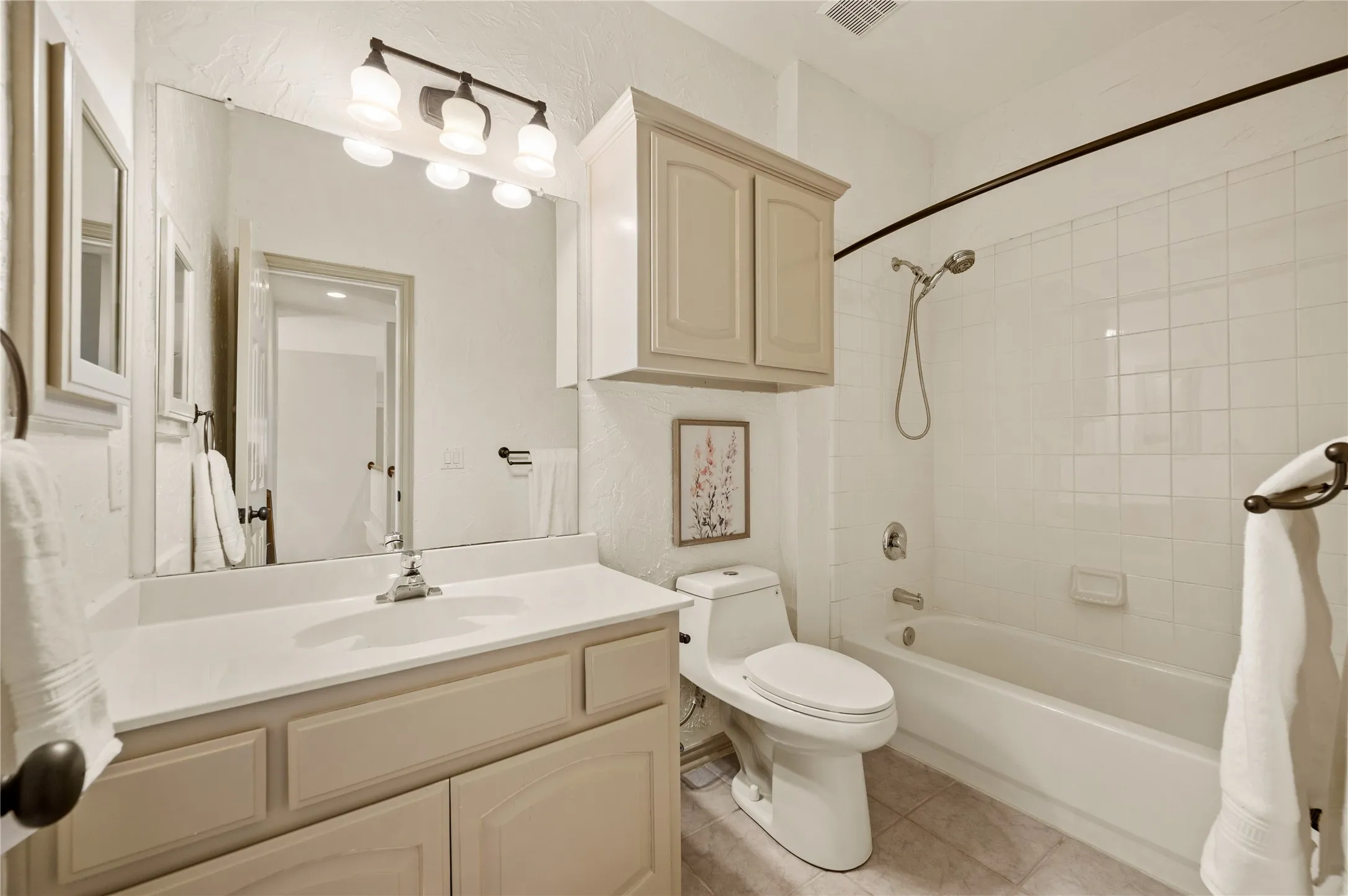 Single Family Residence For Sale in Tarrant County , 1607 Forest Bend Lane, Keller, Texas 76248, 4 Bedroom, 4 Bathroom, 3 Garage spaces, 3,542 Sqft, built in 1998, mls#21354922, Real Estate Agent in Keller, Homes For Sale in Tarrant county, Homes For Sale in Keller, Realtor in Keller Texas, Real Estate Brokerage Independent Realty Texas, Luminita Cordes Realtor