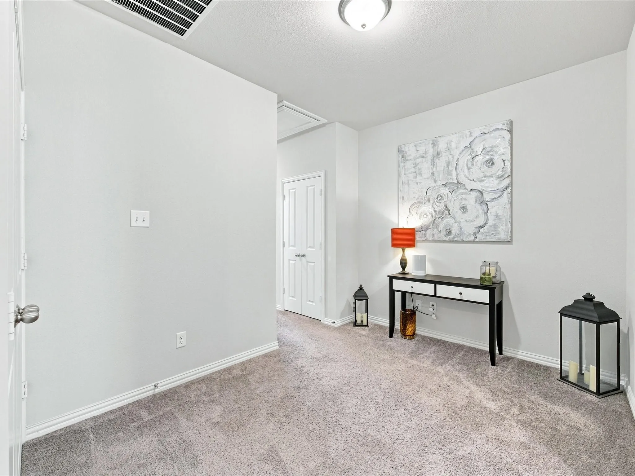 Townhouse For Sale in Denton County , 3049 Solana Circle, Denton, Texas 76207, 4 Bedroom, 3 Bathroom, 2 Garage spaces, 2,005 Sqft, built in 2019, mls#21355886, Real Estate Agent in Denton, Homes For Sale in Denton county, Homes For Sale in Denton, Realtor in Denton Texas, Real Estate Brokerage Independent Realty Texas, Luminita Cordes Realtor
