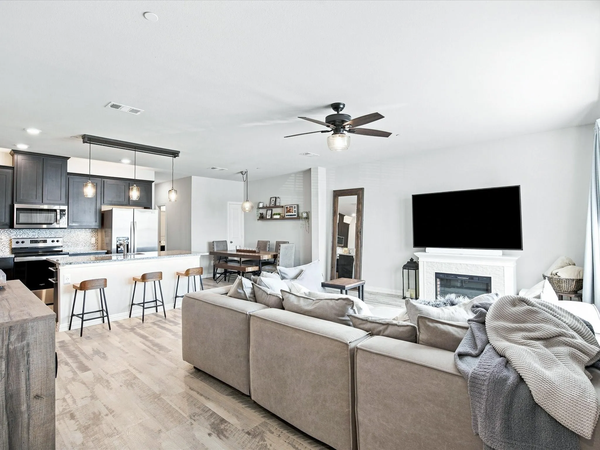 Townhouse For Sale in Denton County , 3049 Solana Circle, Denton, Texas 76207, 4 Bedroom, 3 Bathroom, 2 Garage spaces, 2,005 Sqft, built in 2019, mls#21355886, Real Estate Agent in Denton, Homes For Sale in Denton county, Homes For Sale in Denton, Realtor in Denton Texas, Real Estate Brokerage Independent Realty Texas, Luminita Cordes Realtor