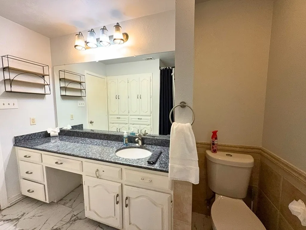 Single Family Residence For Rent in Tarrant County , 1900 Mill Run Drive, Arlington, Texas 76006, 4 Bedroom, 3 Bathroom, 2 Garage spaces, 2,506 Sqft, built in 1979, mls#21355870, Real Estate Agent in Arlington, Homes For Rent in Tarrant county, Homes For Rent in Arlington, Realtor in Arlington Texas, Real Estate Brokerage Independent Realty Texas, Luminita Cordes Realtor