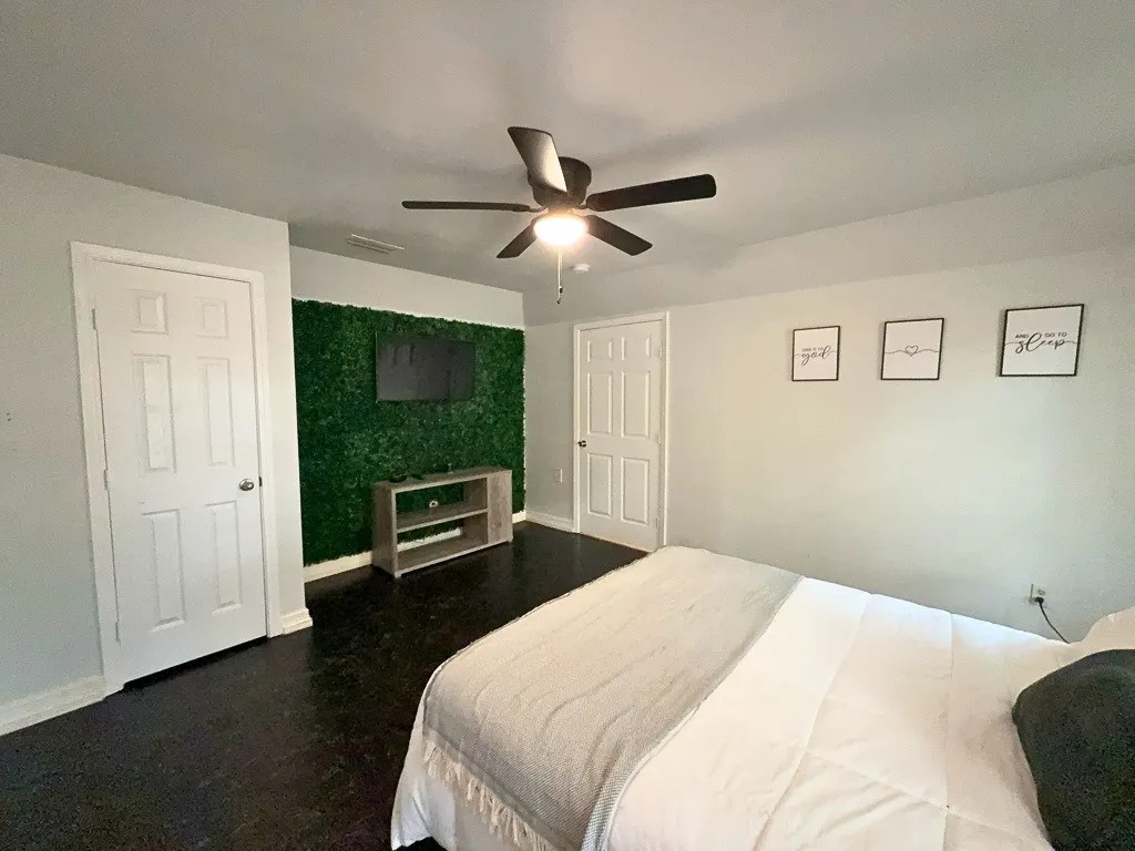 Single Family Residence For Rent in Tarrant County , 1900 Mill Run Drive, Arlington, Texas 76006, 4 Bedroom, 3 Bathroom, 2 Garage spaces, 2,506 Sqft, built in 1979, mls#21355870, Real Estate Agent in Arlington, Homes For Rent in Tarrant county, Homes For Rent in Arlington, Realtor in Arlington Texas, Real Estate Brokerage Independent Realty Texas, Luminita Cordes Realtor