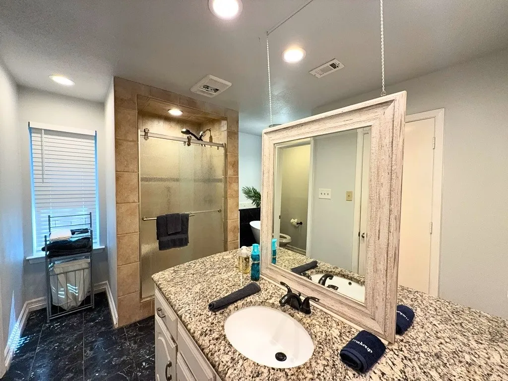 Single Family Residence For Rent in Tarrant County , 1900 Mill Run Drive, Arlington, Texas 76006, 4 Bedroom, 3 Bathroom, 2 Garage spaces, 2,506 Sqft, built in 1979, mls#21355870, Real Estate Agent in Arlington, Homes For Rent in Tarrant county, Homes For Rent in Arlington, Realtor in Arlington Texas, Real Estate Brokerage Independent Realty Texas, Luminita Cordes Realtor