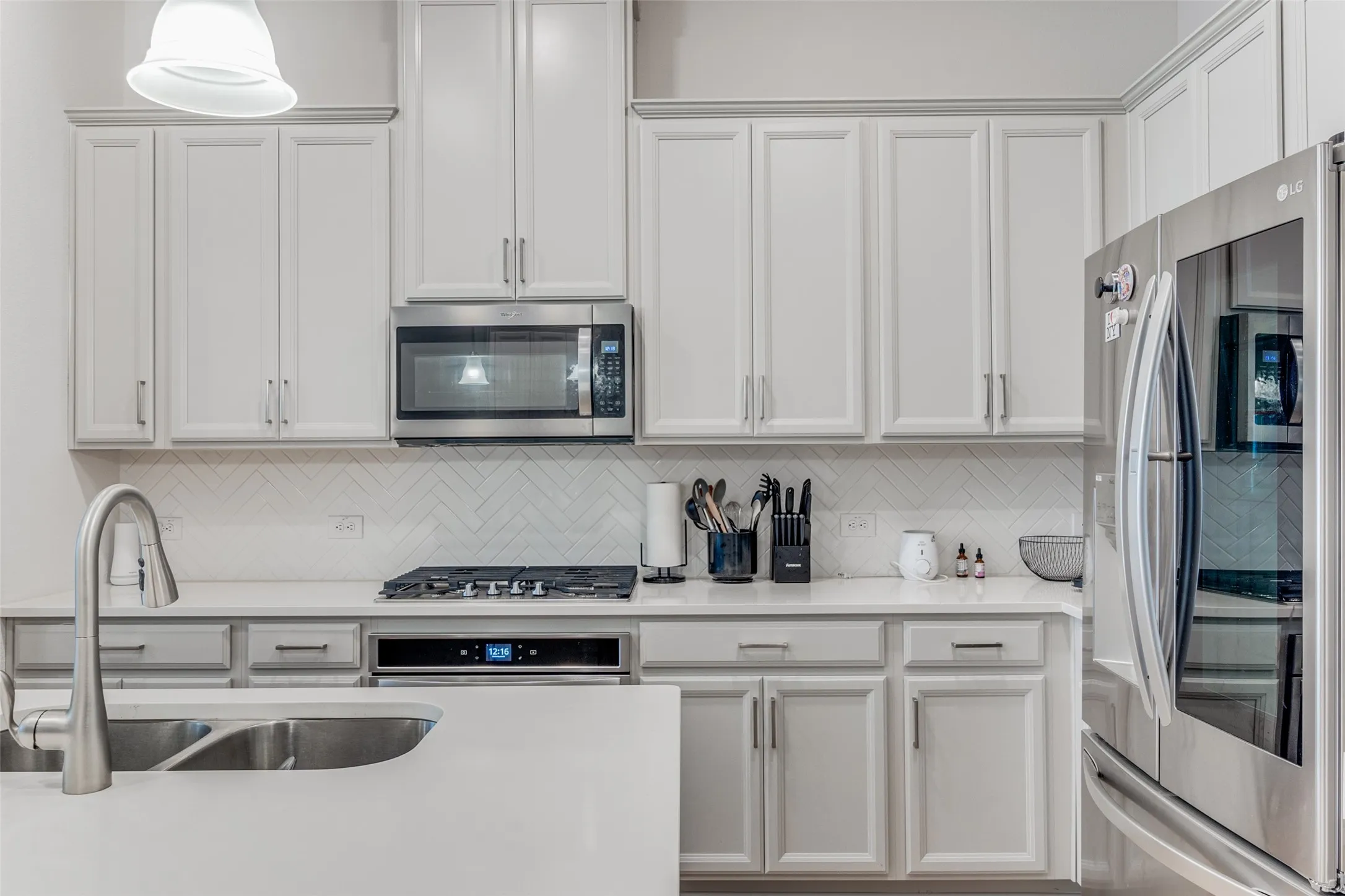 Townhouse For Rent in Denton County , 2837 Troutt Drive, Carrollton, Texas 75010, 3 Bedroom, 3 Bathroom, 2 Garage spaces, 1,718 Sqft, built in 2021, mls#21353140, Real Estate Agent in Carrollton, Homes For Rent in Denton county, Homes For Rent in Carrollton, Realtor in Carrollton Texas, Real Estate Brokerage Independent Realty Texas, Luminita Cordes Realtor