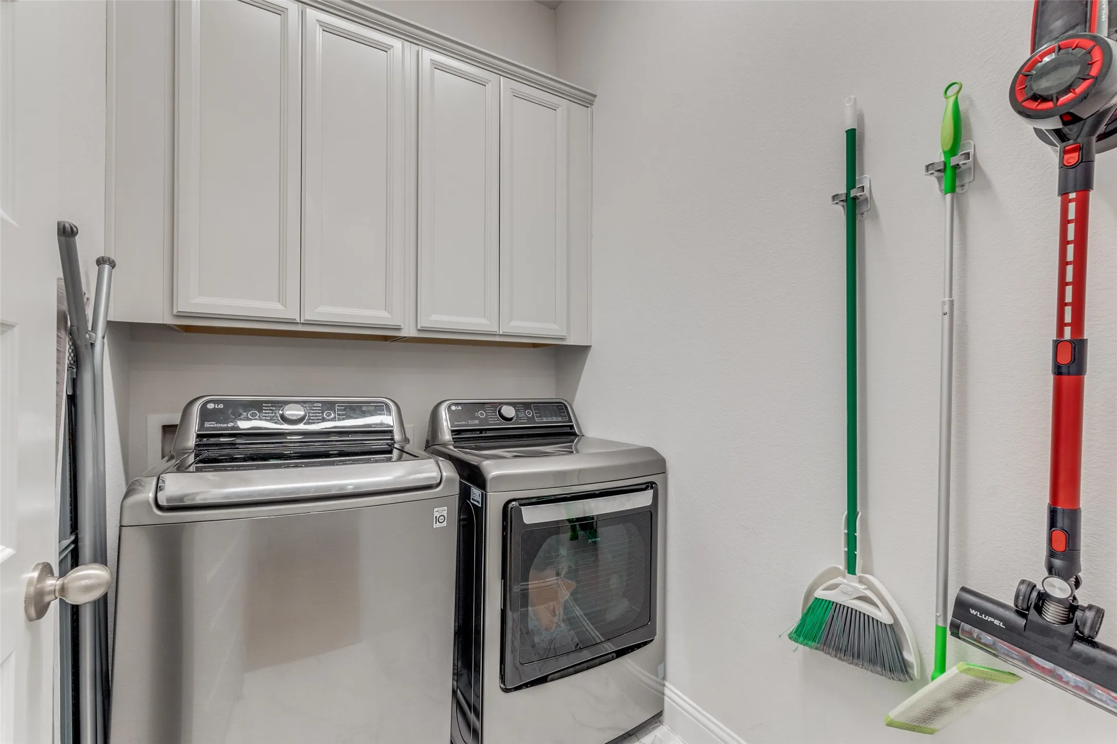 Townhouse For Rent in Denton County , 2837 Troutt Drive, Carrollton, Texas 75010, 3 Bedroom, 3 Bathroom, 2 Garage spaces, 1,718 Sqft, built in 2021, mls#21353140, Real Estate Agent in Carrollton, Homes For Rent in Denton county, Homes For Rent in Carrollton, Realtor in Carrollton Texas, Real Estate Brokerage Independent Realty Texas, Luminita Cordes Realtor