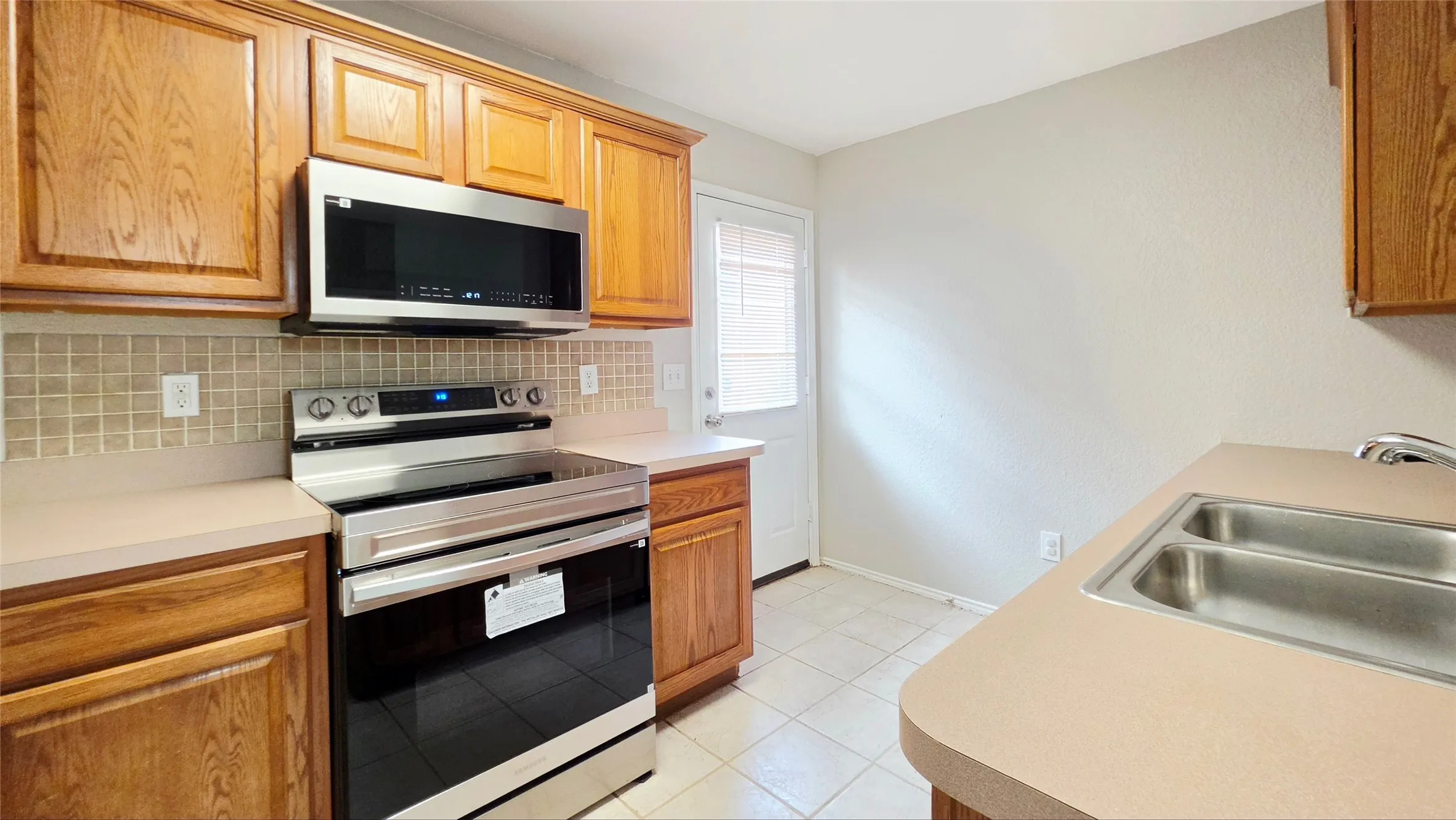 Single Family Residence For Sale in Tarrant County , 4921 Stirrup Way, Fort Worth, Texas 76244, 3 Bedroom, 2 Bathroom, 2 Garage spaces, 1,329 Sqft, built in 2003, mls#21355885, Real Estate Agent in Fort Worth, Homes For Sale in Tarrant county, Homes For Sale in Fort Worth, Realtor in Fort Worth Texas, Real Estate Brokerage Independent Realty Texas, Luminita Cordes Realtor