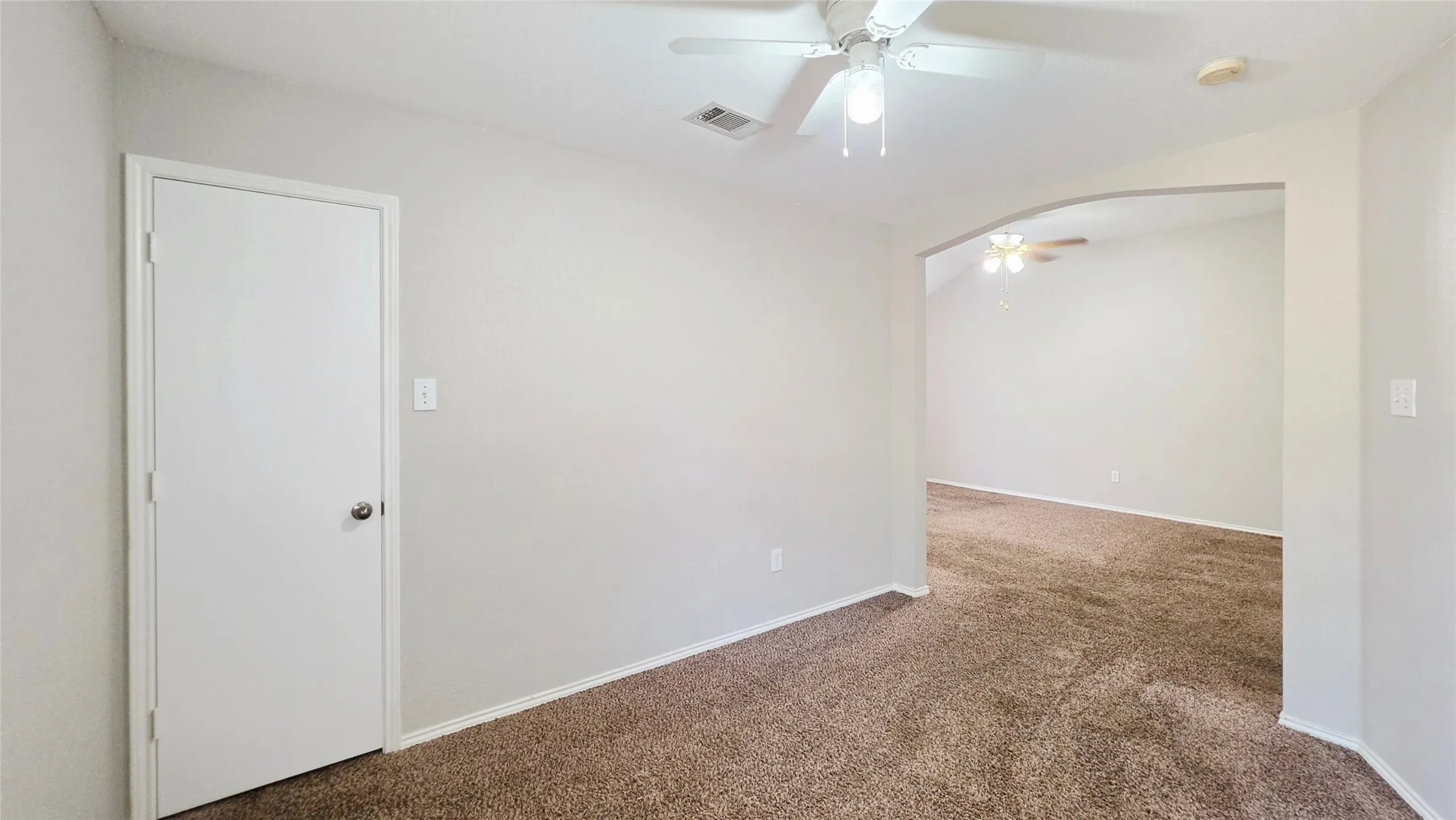 Single Family Residence For Sale in Tarrant County , 4921 Stirrup Way, Fort Worth, Texas 76244, 3 Bedroom, 2 Bathroom, 2 Garage spaces, 1,329 Sqft, built in 2003, mls#21355885, Real Estate Agent in Fort Worth, Homes For Sale in Tarrant county, Homes For Sale in Fort Worth, Realtor in Fort Worth Texas, Real Estate Brokerage Independent Realty Texas, Luminita Cordes Realtor