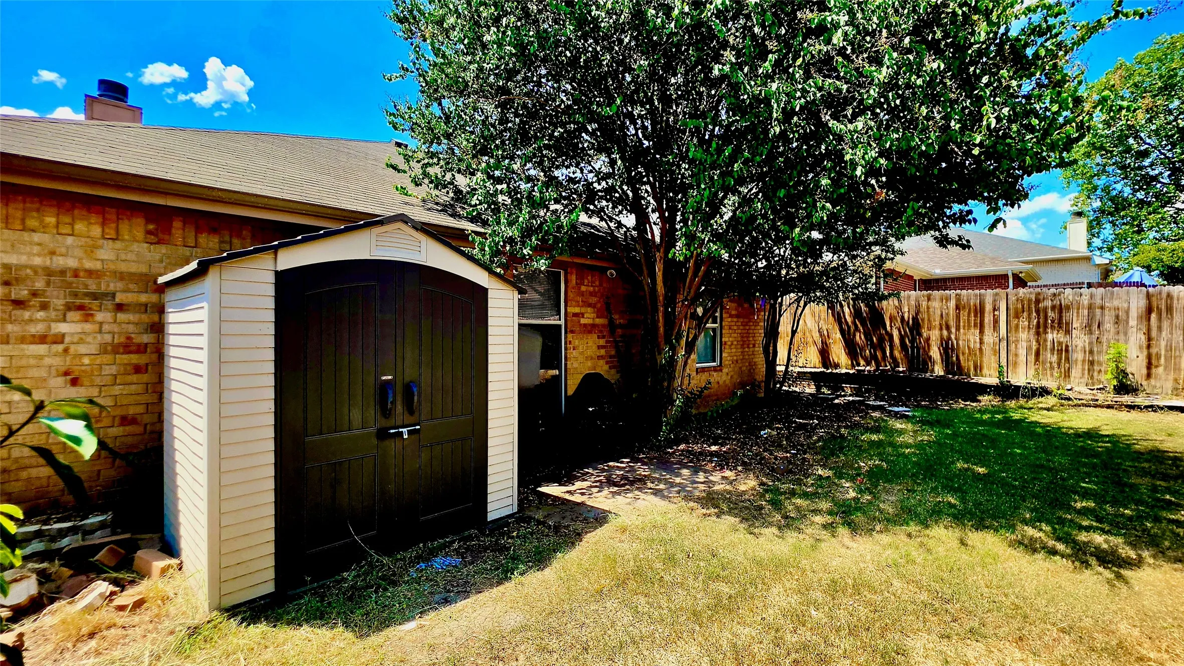 Single Family Residence For Sale in Tarrant County , 4921 Stirrup Way, Fort Worth, Texas 76244, 3 Bedroom, 2 Bathroom, 2 Garage spaces, 1,329 Sqft, built in 2003, mls#21355885, Real Estate Agent in Fort Worth, Homes For Sale in Tarrant county, Homes For Sale in Fort Worth, Realtor in Fort Worth Texas, Real Estate Brokerage Independent Realty Texas, Luminita Cordes Realtor