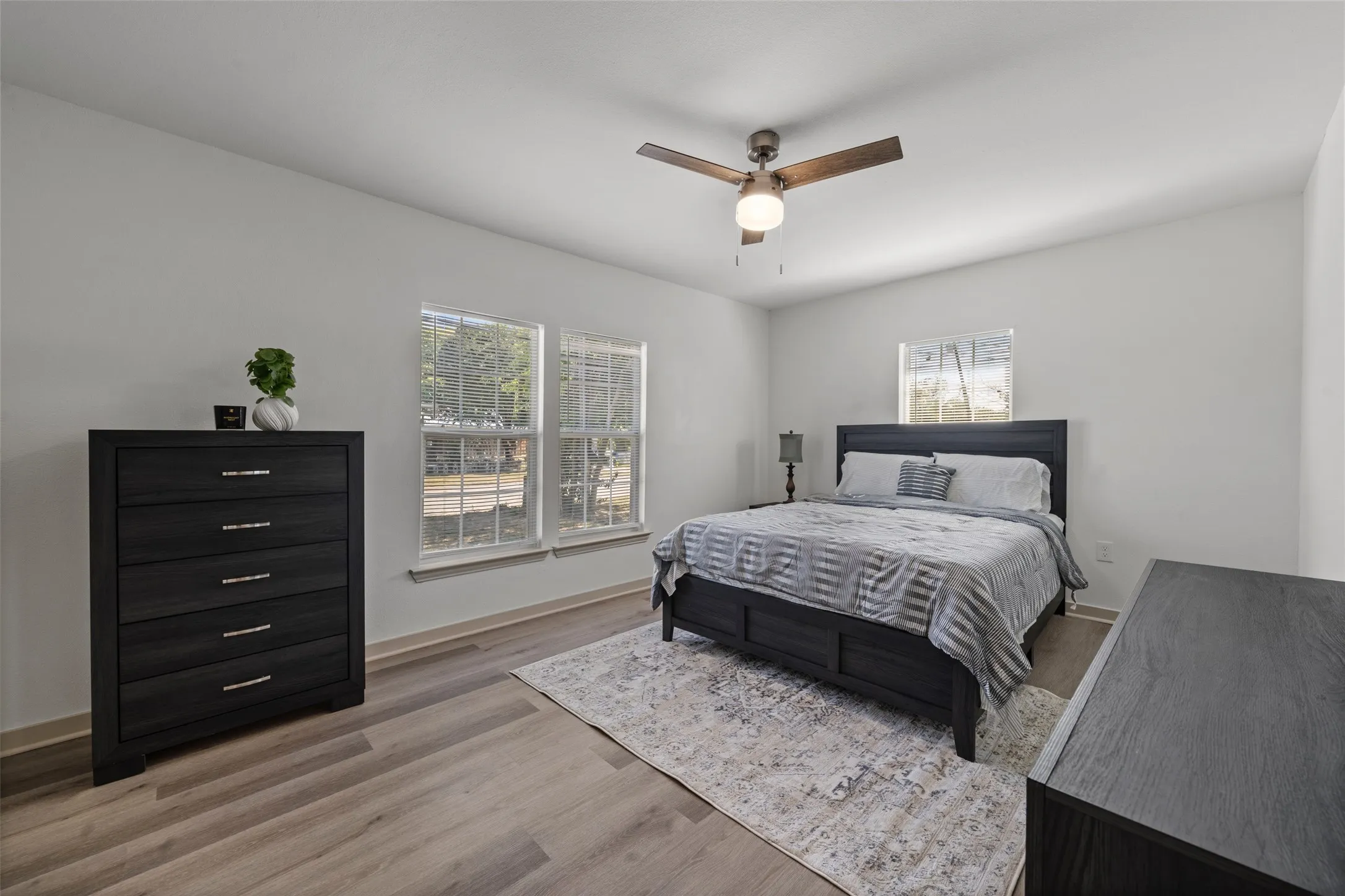 Single Family Residence For Sale in Mc Lennan County , 3544 Bluebird Street, Waco, Texas 76705, 4 Bedroom, 2 Bathroom, Garage spaces, 1,438 Sqft, built in 1956, mls#21355675, Real Estate Agent in Waco, Homes For Sale in Mc Lennan county, Homes For Sale in Waco, Realtor in Waco Texas, Real Estate Brokerage Independent Realty Texas, Luminita Cordes Realtor