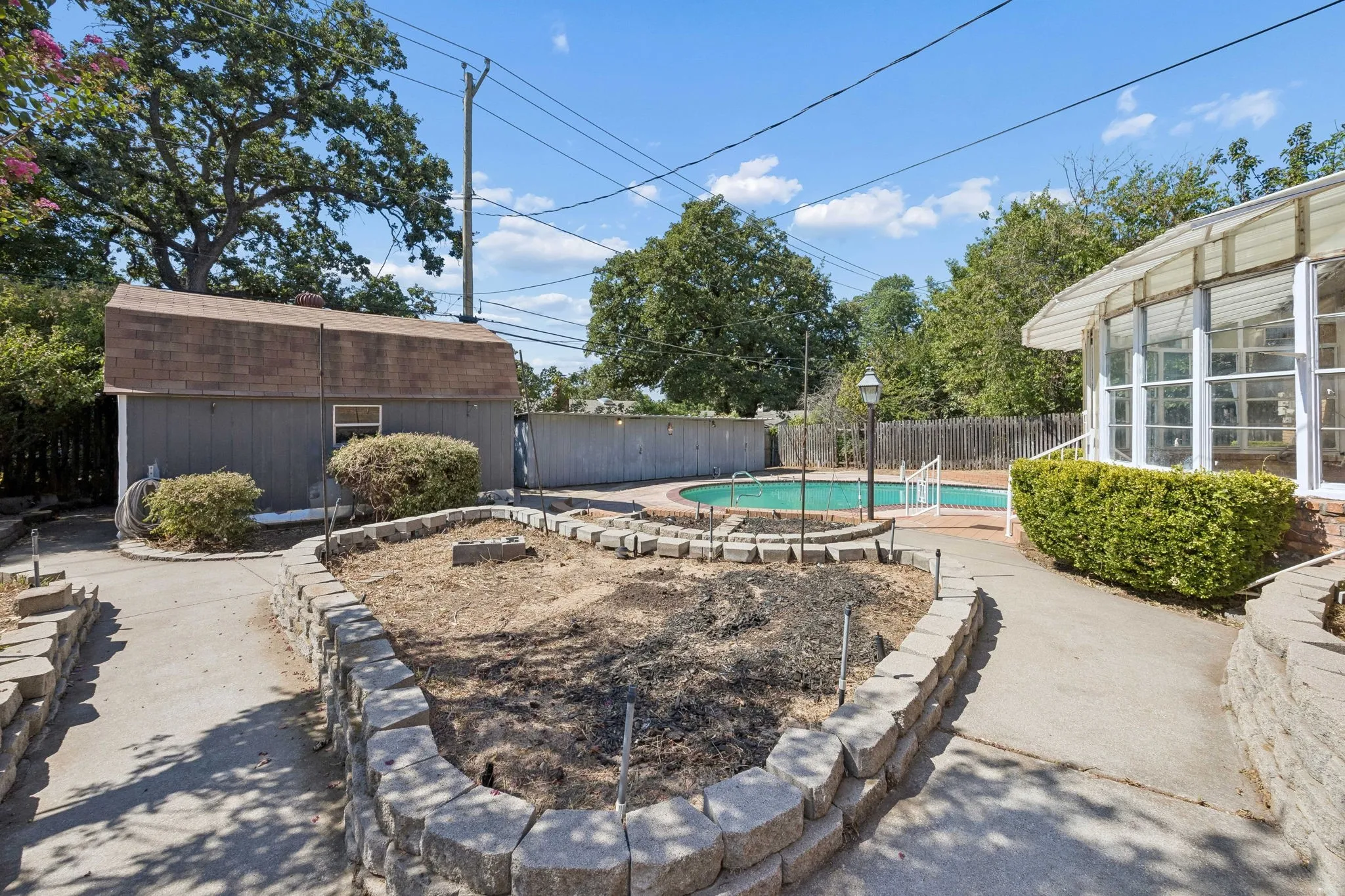Single Family Residence For Sale in Tarrant County , 7154 Yolanda Drive, Fort Worth, Texas 76112, 3 Bedroom, 2 Bathroom, 2 Garage spaces, 1,769 Sqft, built in 1965, mls#21350707, Real Estate Agent in Fort Worth, Homes For Sale in Tarrant county, Homes For Sale in Fort Worth, Realtor in Fort Worth Texas, Real Estate Brokerage Independent Realty Texas, Luminita Cordes Realtor