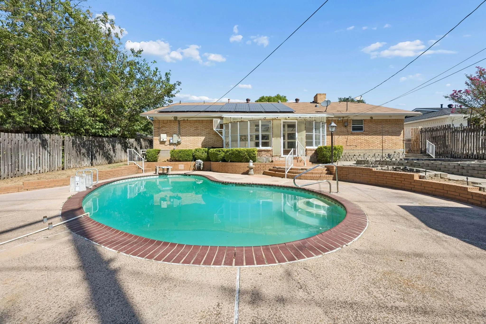 Single Family Residence For Sale in Tarrant County , 7154 Yolanda Drive, Fort Worth, Texas 76112, 3 Bedroom, 2 Bathroom, 2 Garage spaces, 1,769 Sqft, built in 1965, mls#21350707, Real Estate Agent in Fort Worth, Homes For Sale in Tarrant county, Homes For Sale in Fort Worth, Realtor in Fort Worth Texas, Real Estate Brokerage Independent Realty Texas, Luminita Cordes Realtor