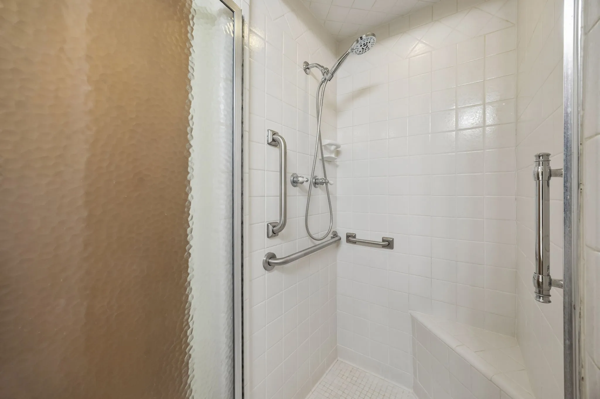 Single Family Residence For Sale in Tarrant County , 7154 Yolanda Drive, Fort Worth, Texas 76112, 3 Bedroom, 2 Bathroom, 2 Garage spaces, 1,769 Sqft, built in 1965, mls#21350707, Real Estate Agent in Fort Worth, Homes For Sale in Tarrant county, Homes For Sale in Fort Worth, Realtor in Fort Worth Texas, Real Estate Brokerage Independent Realty Texas, Luminita Cordes Realtor