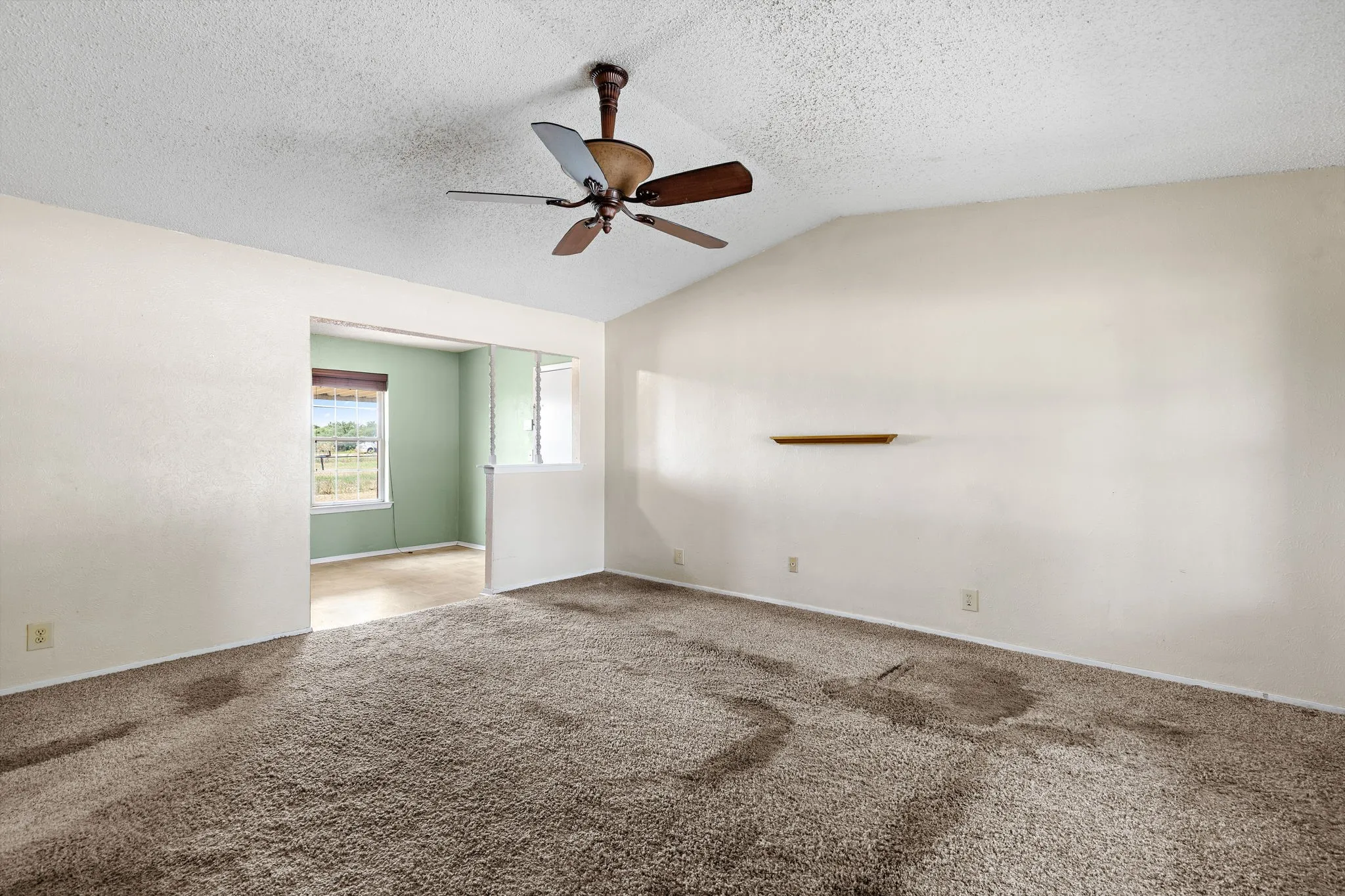 Single Family Residence For Sale in Wichita County , 5 Village Glen, Wichita Falls, Texas 76302, 3 Bedroom, 2 Bathroom, 1 Garage spaces, 1,026 Sqft, built in 1980, mls#21355846, Real Estate Agent in Wichita Falls, Homes For Sale in Wichita county, Homes For Sale in Wichita Falls, Realtor in Wichita Falls Texas, Real Estate Brokerage Independent Realty Texas, Luminita Cordes Realtor