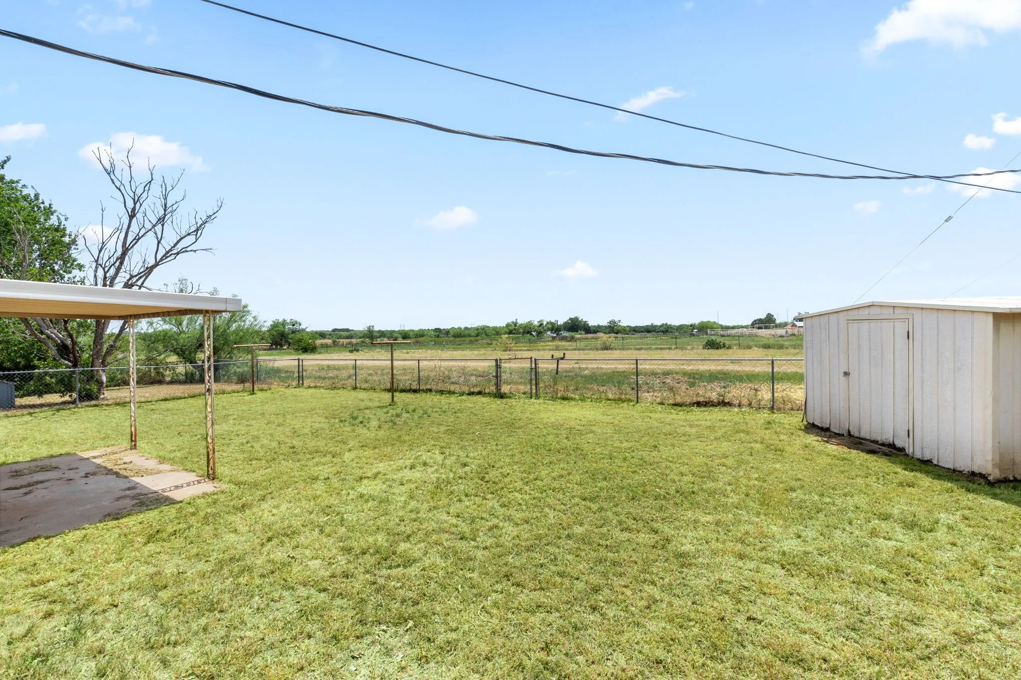 Single Family Residence For Sale in Wichita County , 5 Village Glen, Wichita Falls, Texas 76302, 3 Bedroom, 2 Bathroom, 1 Garage spaces, 1,026 Sqft, built in 1980, mls#21355846, Real Estate Agent in Wichita Falls, Homes For Sale in Wichita county, Homes For Sale in Wichita Falls, Realtor in Wichita Falls Texas, Real Estate Brokerage Independent Realty Texas, Luminita Cordes Realtor
